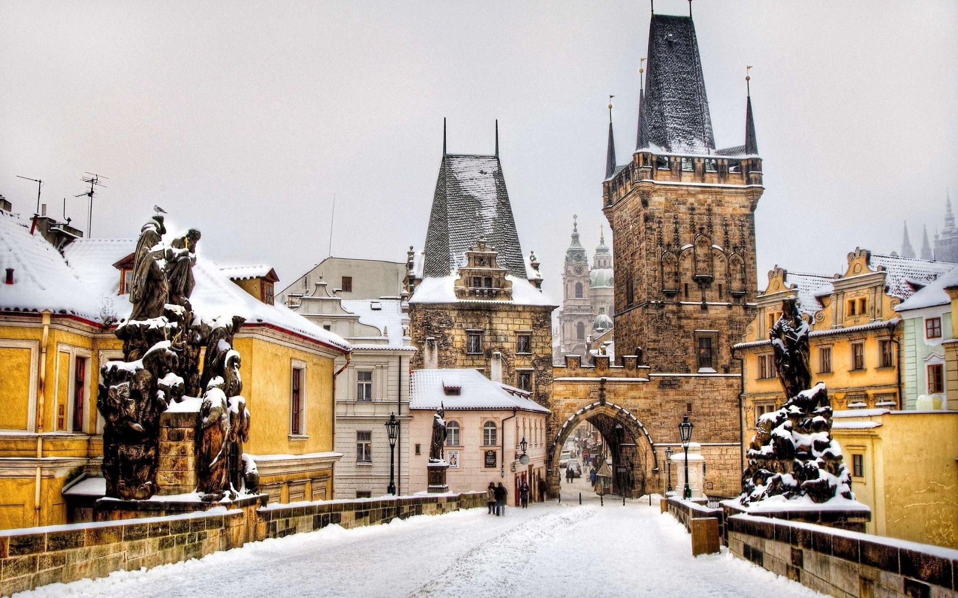 67013壁紙のダウンロード冬, 都市, ピープル, 建物, プラハ, チェコ共和国, チェコ-スクリーンセーバーと写真を無料で