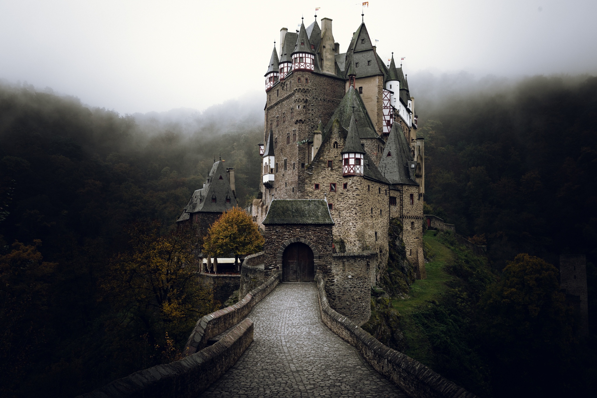 409459 завантажити картинку створено людиною, замок ельц, архітектура, замок, німеччина, замки - шпалери і заставки безкоштовно