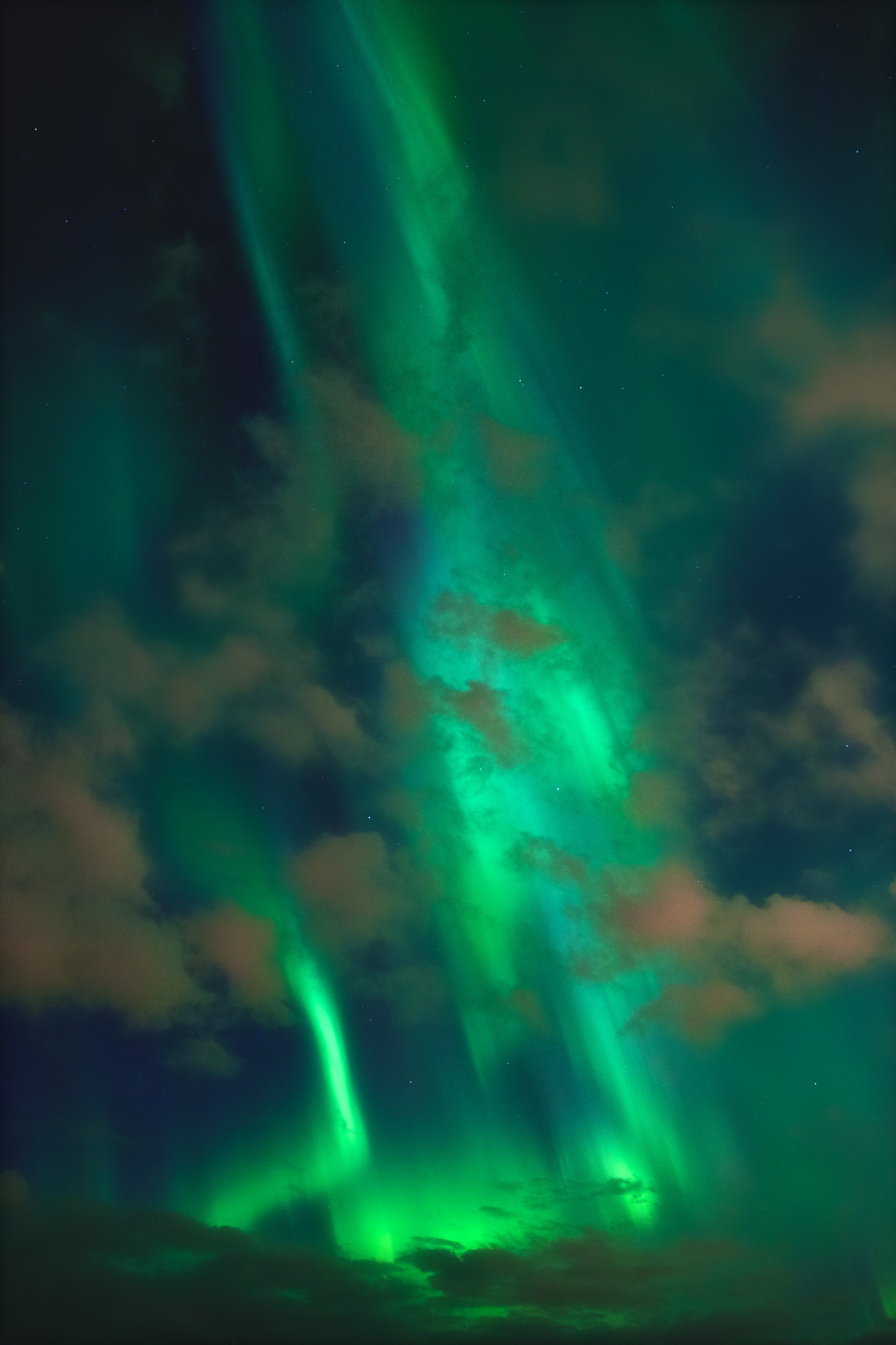 78812 Hintergrundbild herunterladen aurora borealis, natur, sky, übernachtung, clouds, nordlichter, aurora - Bildschirmschoner und Bilder kostenlos