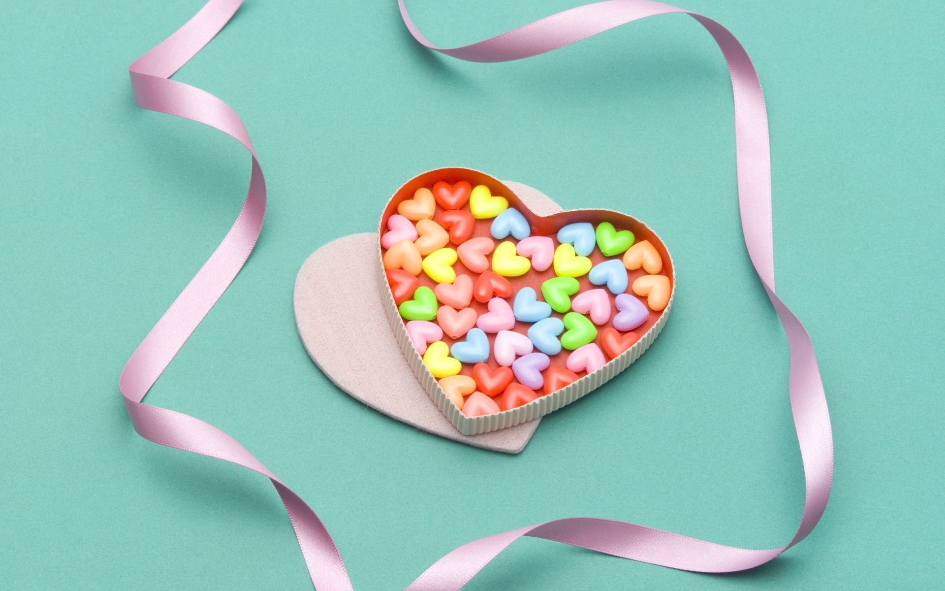 Laden Sie das Bonbons, Band, Herzen, Ein Herz, Motley, Mehrfarbig, Liebe-Bild kostenlos auf Ihren PC-Desktop herunter