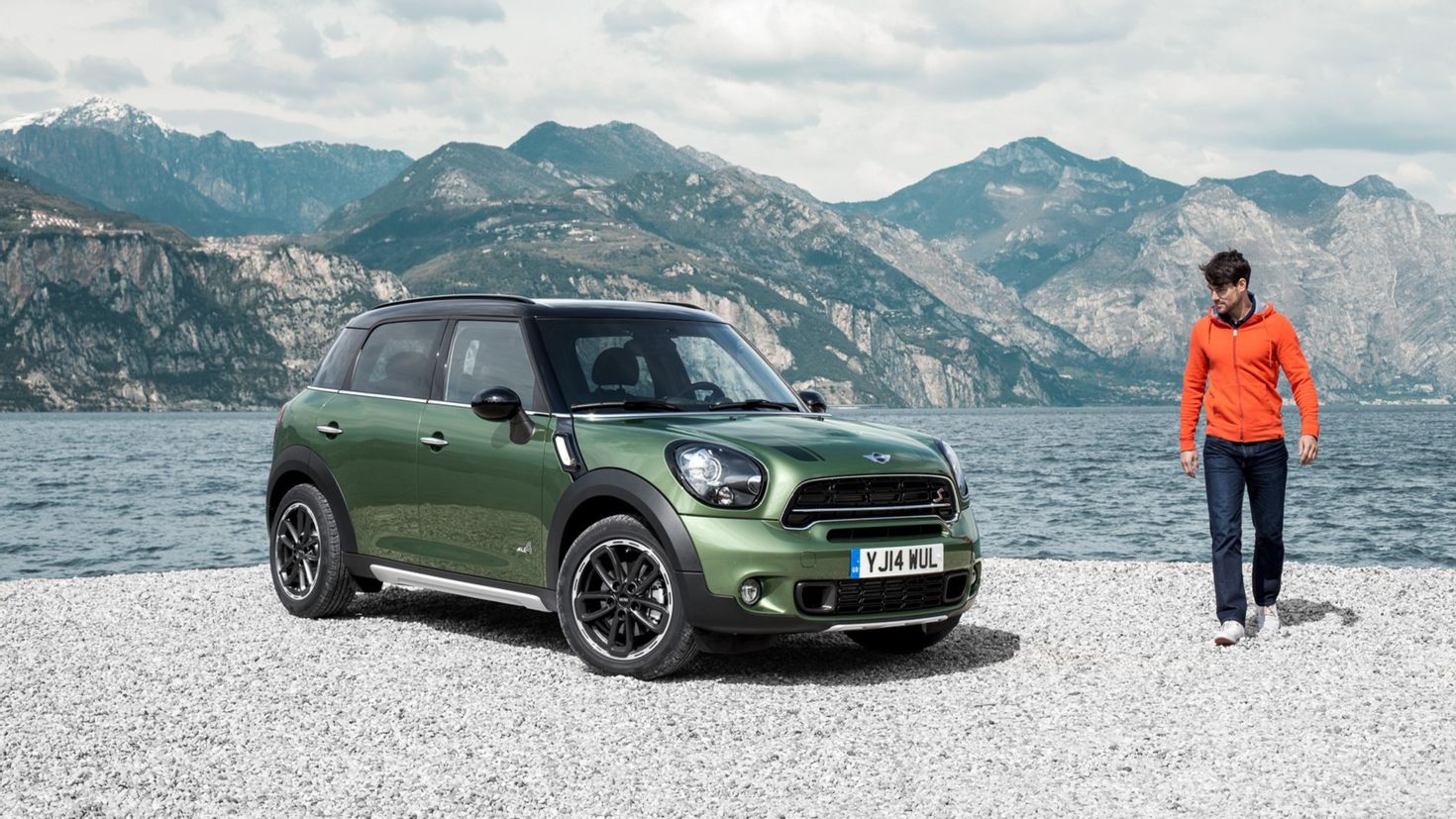 Нужен мини. Мини Купер Кантримен. Мини Купер Countryman зеленый. Mini Cooper SD all4 Countryman. Mini Countryman 2020 зеленый.