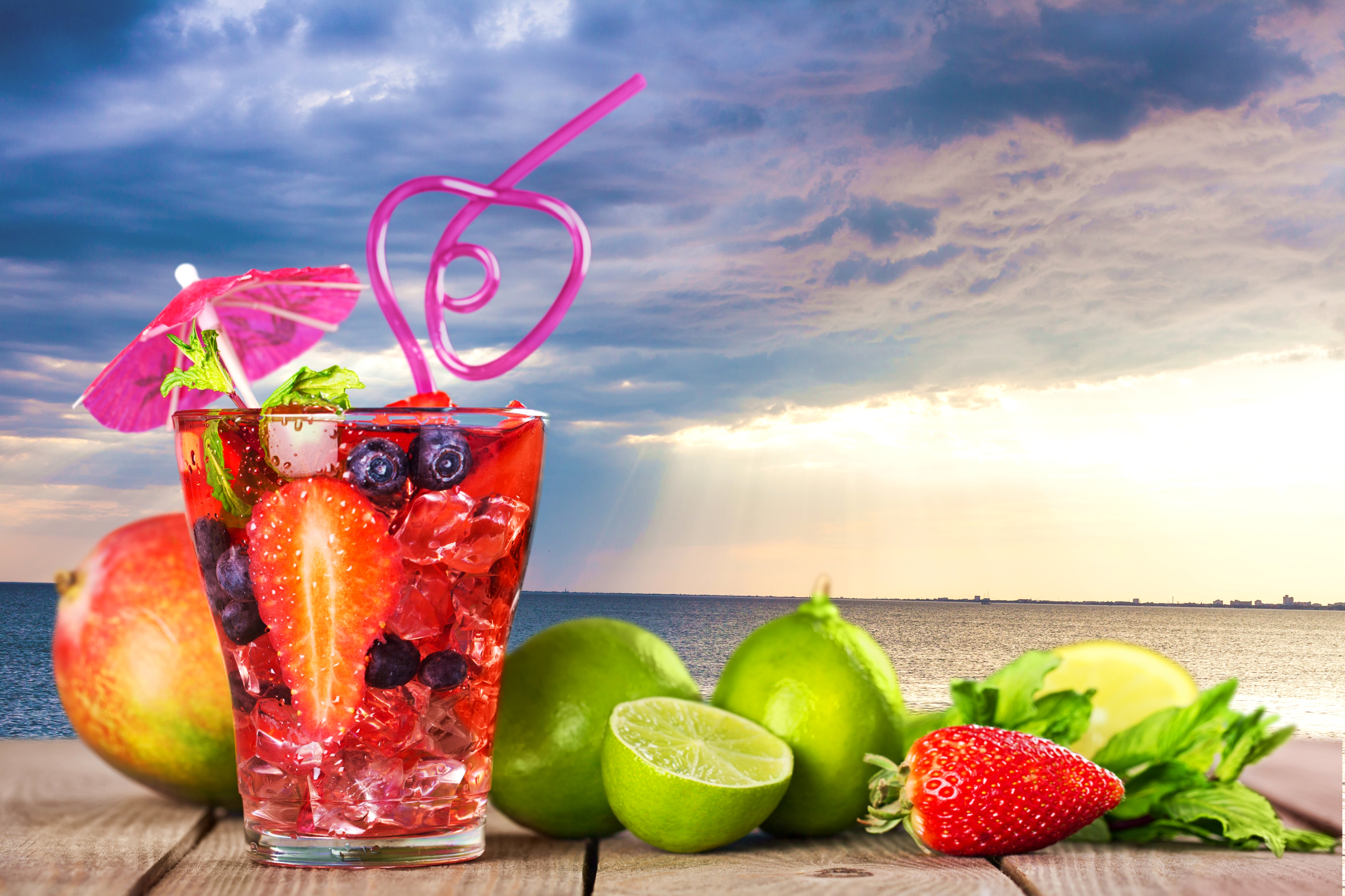 Download PC Wallpaper glass, food, cocktail, cloud, drink, fruit, lime, strawberry, summer