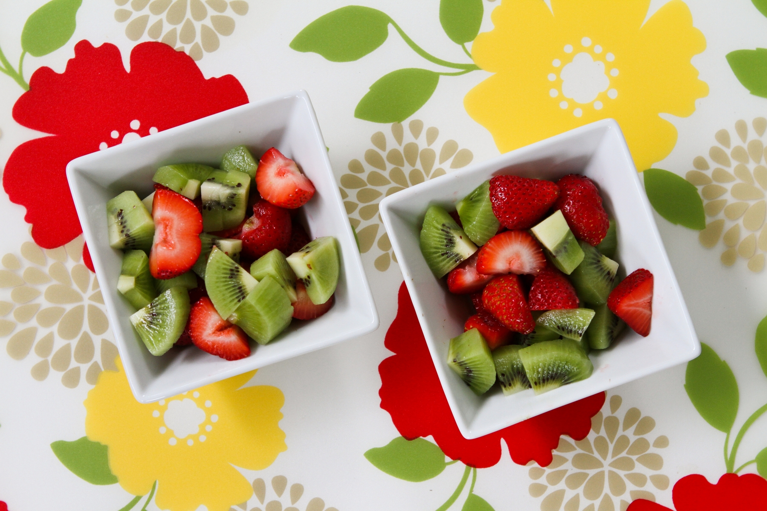food, strawberry, kiwi, plates, cymbals, fruit salad