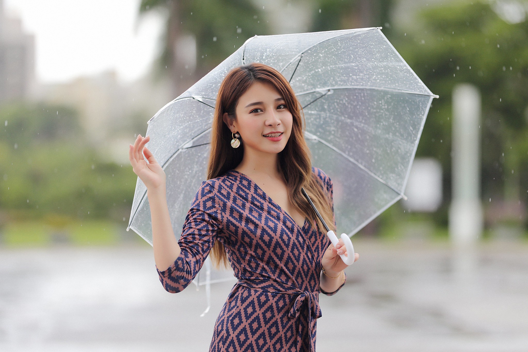 girl, smile, walk, umbrella, dress, evening 4k - 4k Wallpapers - 40.000+  ipad wallpapers 4k - 4k wallpaper Pc