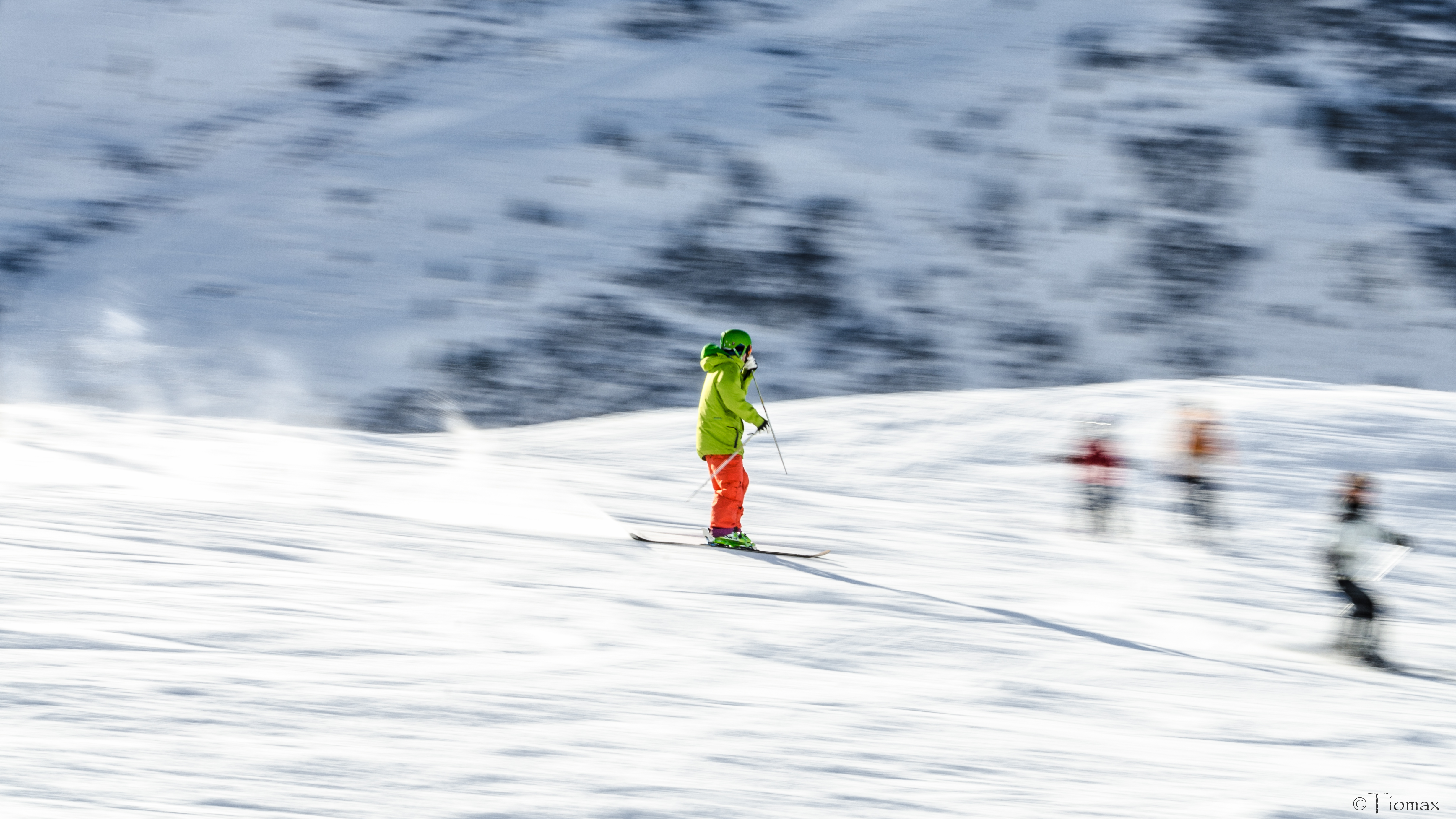 108066 télécharger l'image sport, hiver, montagnes, neige, skieur, ski - fonds d'écran et économiseurs d'écran gratuits