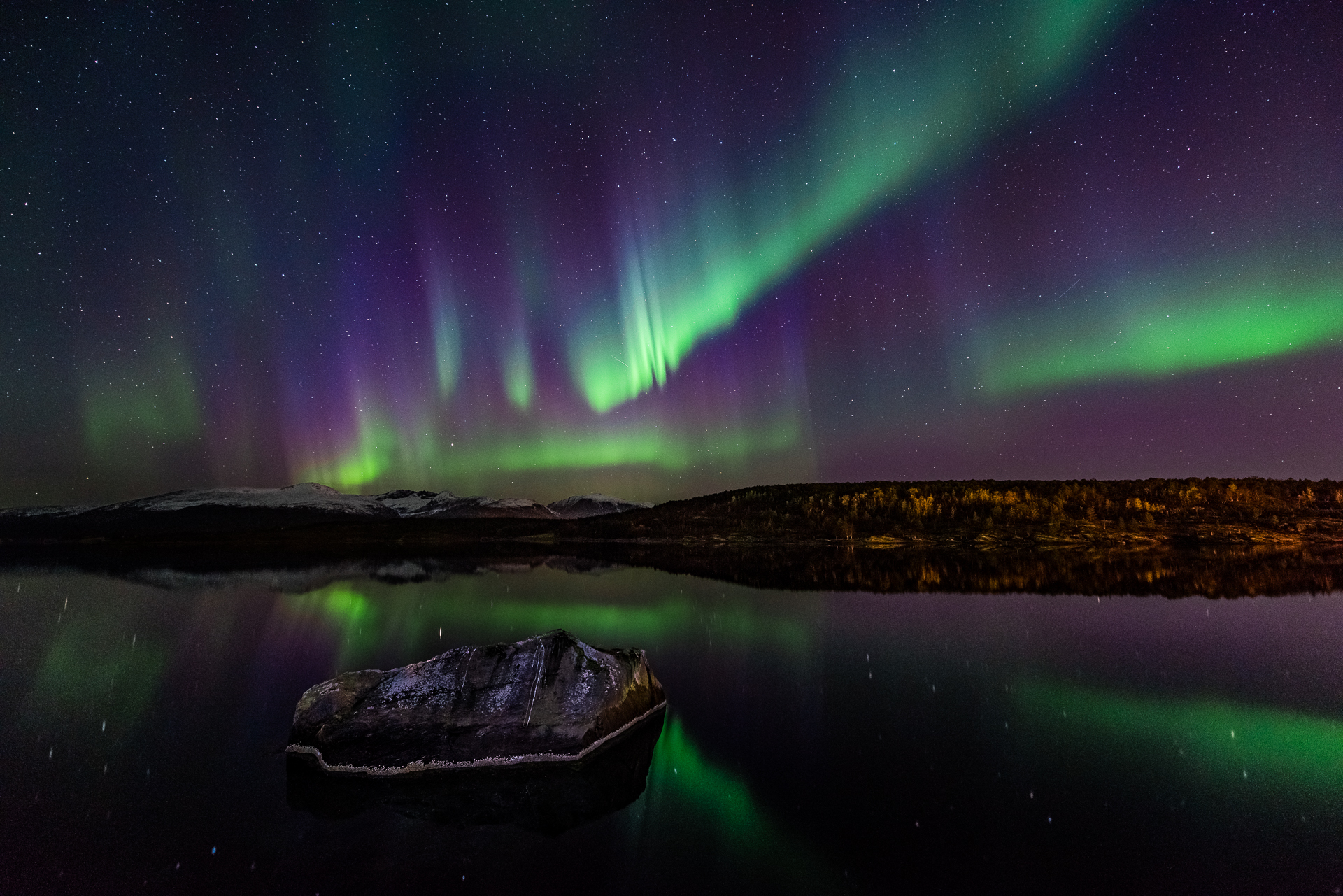 Явления природы ночью. Северное сияние в Норвегии. Териберка Северное сияние. Кольский полуостров Териберка Северное сияние. Норвегия Северное сияние фьорды.