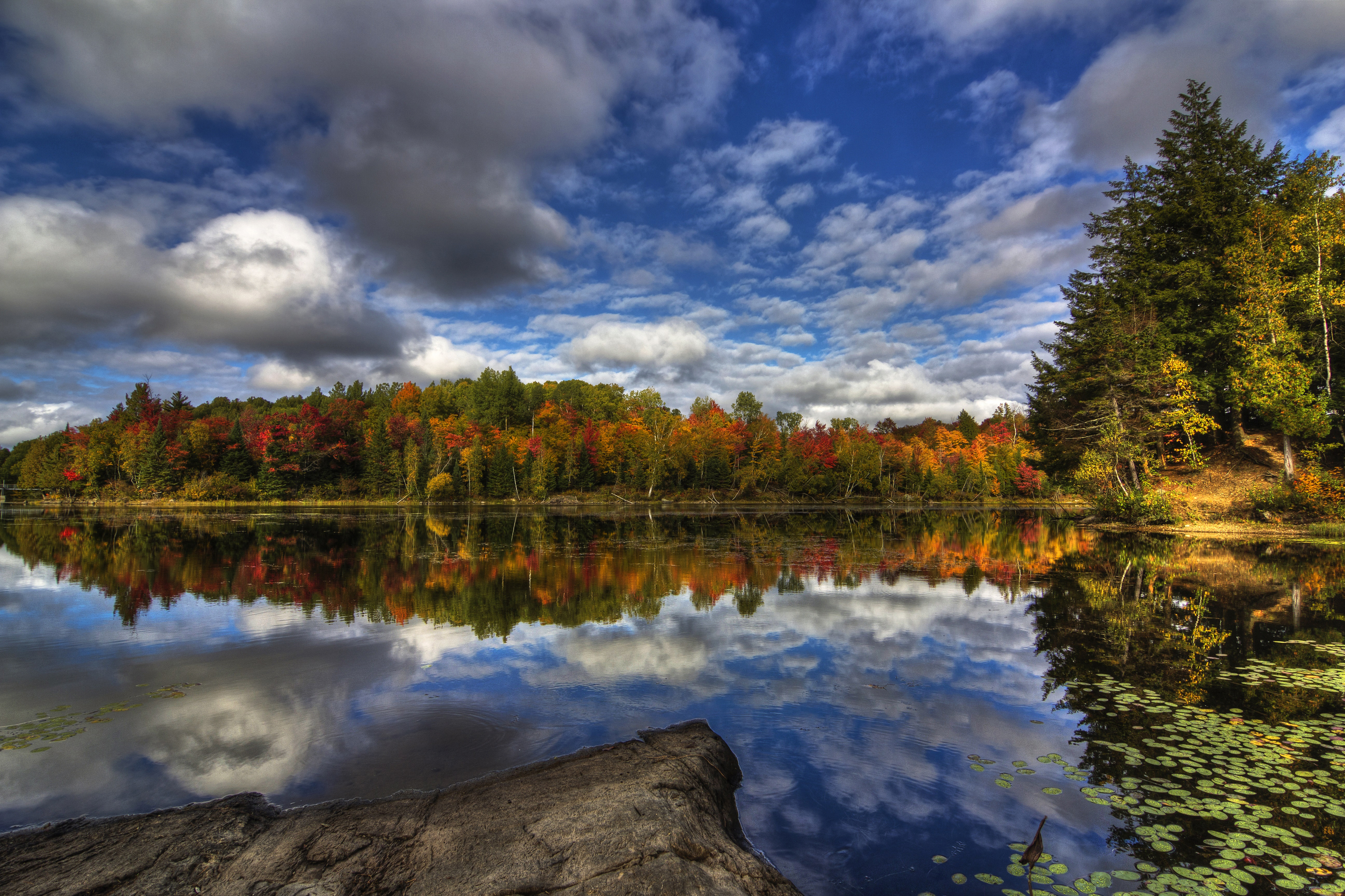 Озера Канады Осенью