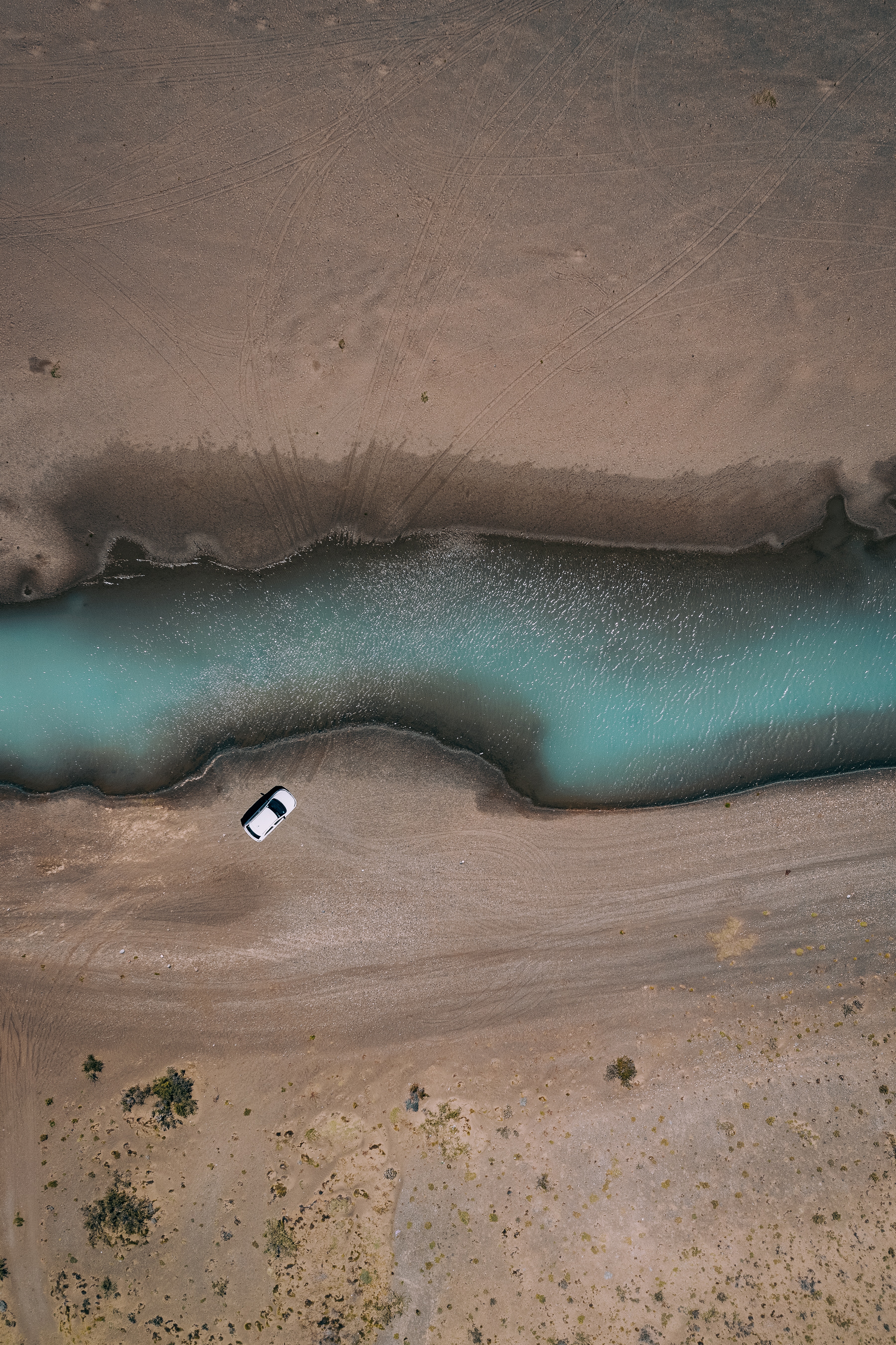 Desktop FHD bank, rivers, sand, cars, view from above, shore, car, machine