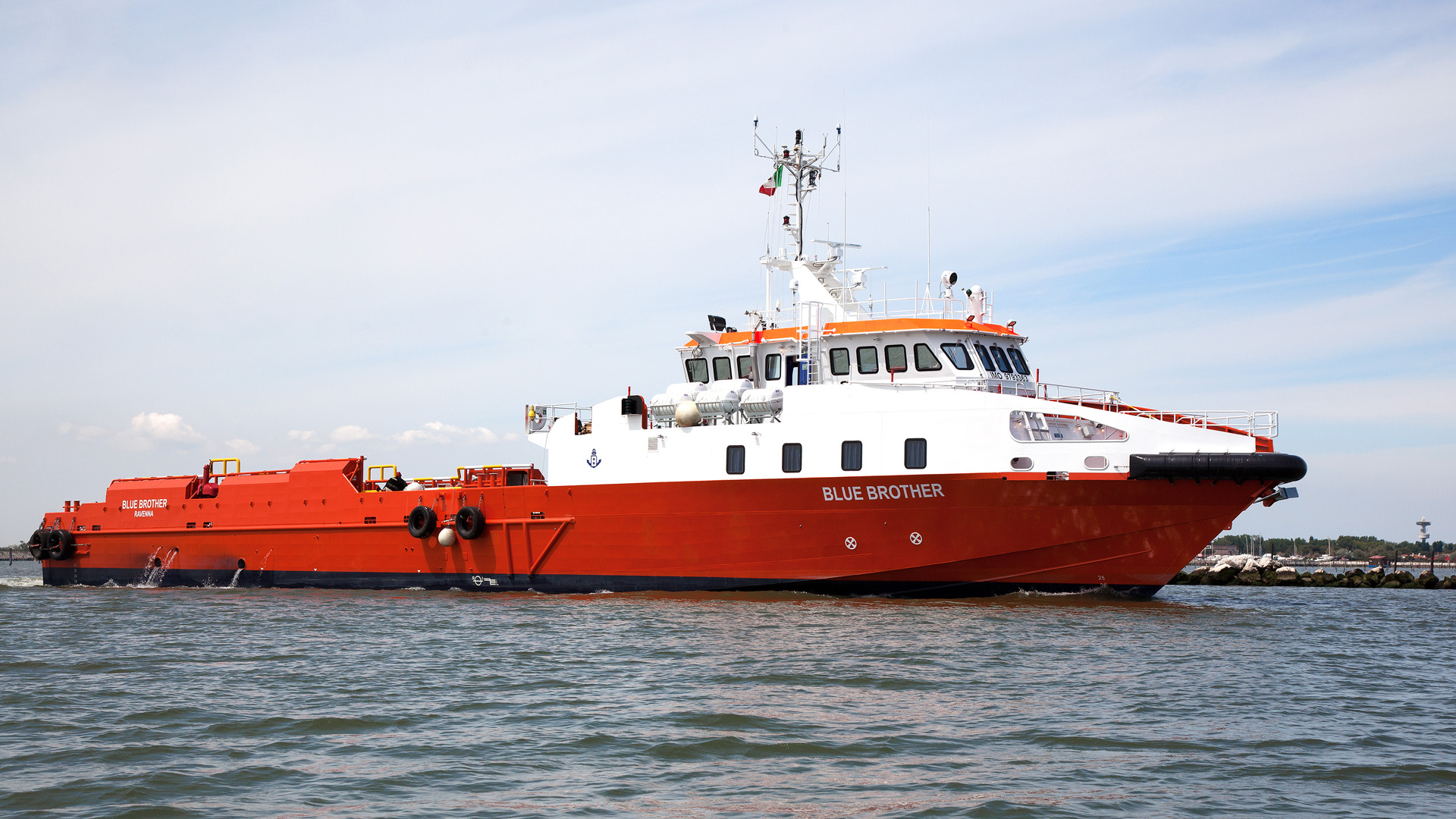 Offshore support Vessel судно. Оффшорное судно изумруд. Судно Vox Amalia. Ocean brother судно.