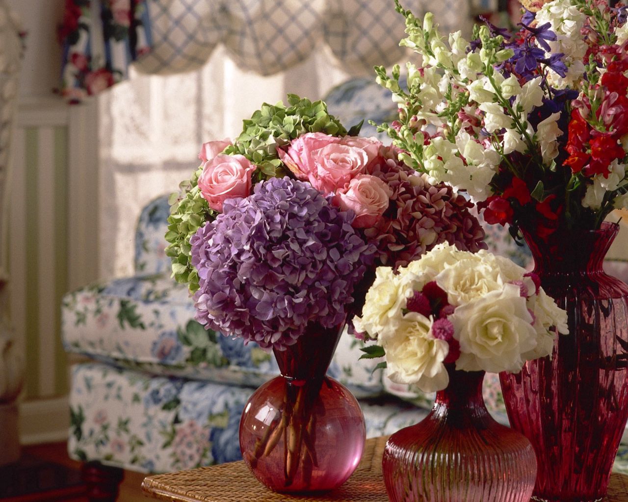flowers, roses, interior, bouquet, room, vases, hydrangeas High Definition image