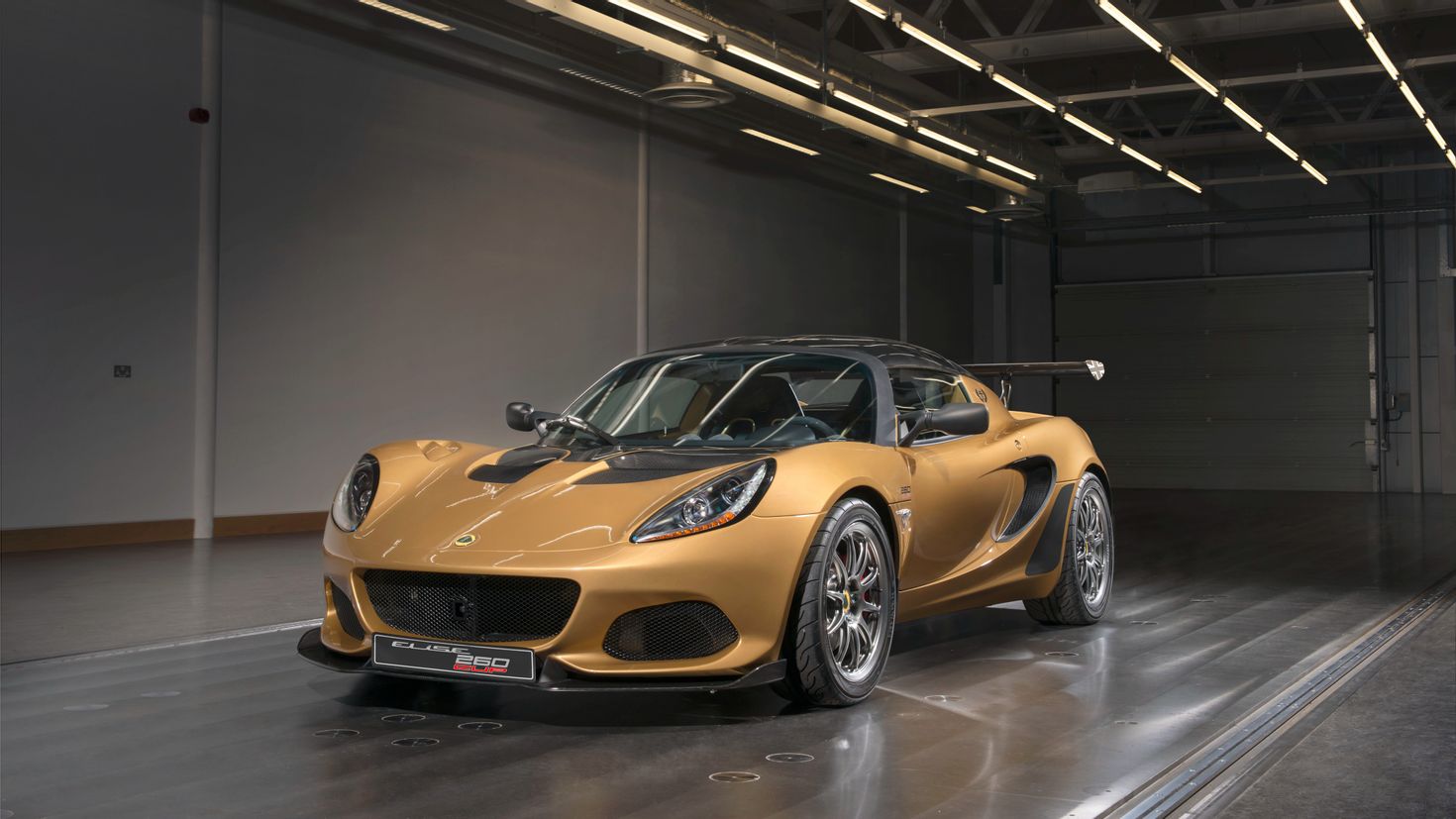 Машина марки Lotus exige s