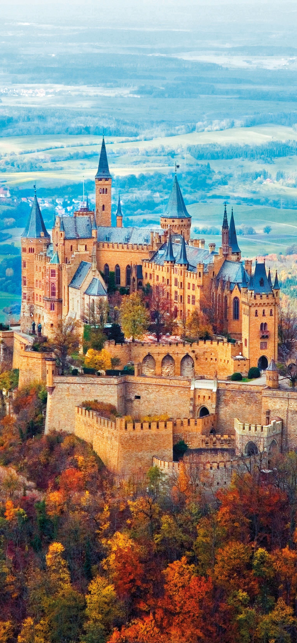 Замок на телефон. Замок Гогенцоллерн Германия. Замок Гогенцоллерн (Burg Hohenzollern). Замок Гогенцоллерн, Германия (XIII век). Замок Гогенцоллерн в Баден-Вюртемберге Германия.