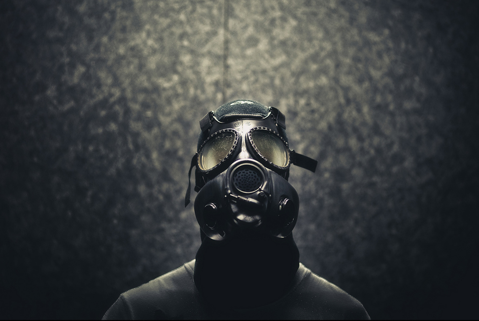 Download mobile wallpaper Gas Mask, Dark for free.