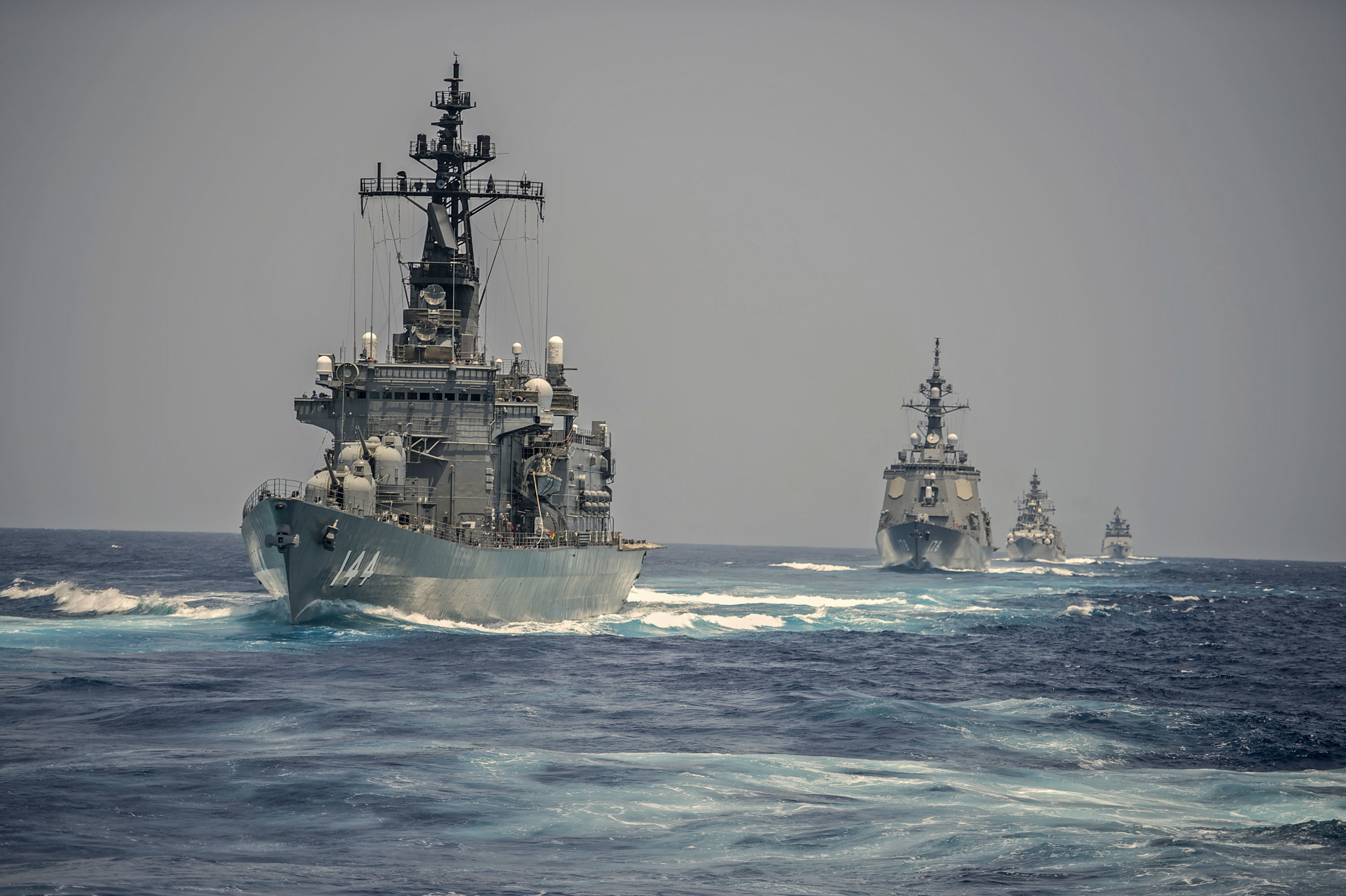 Группа военных судов. Военный корабль. Боевые корабли. Военный короб. Корабли ВМФ.