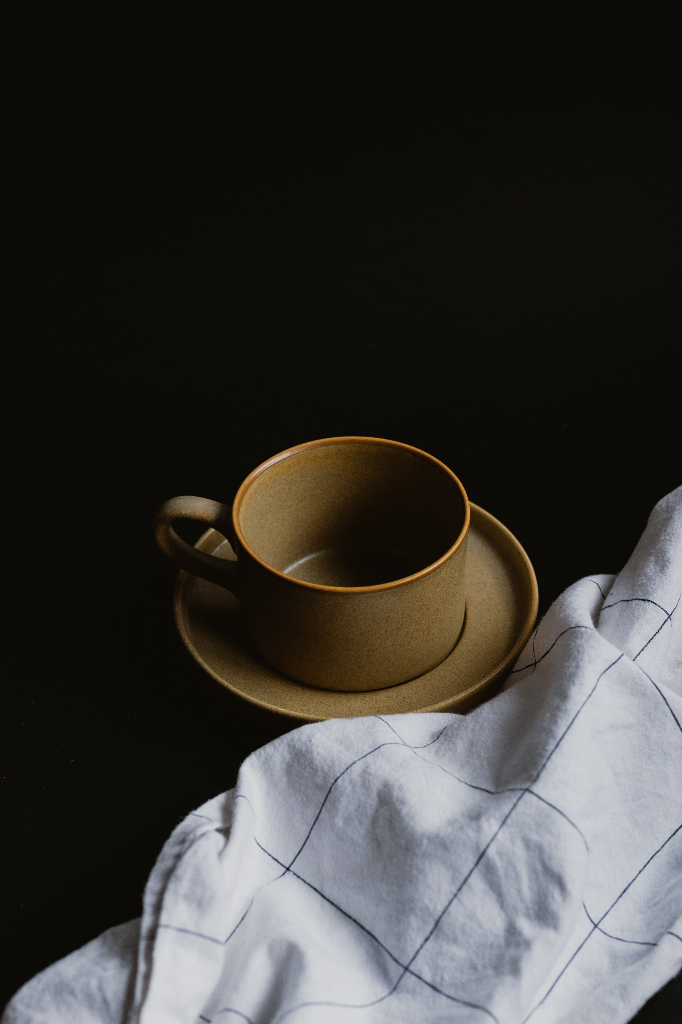 Download mobile wallpaper Towel, Miscellaneous, Plate, Miscellanea, Cloth, Cup, Still Life for free.