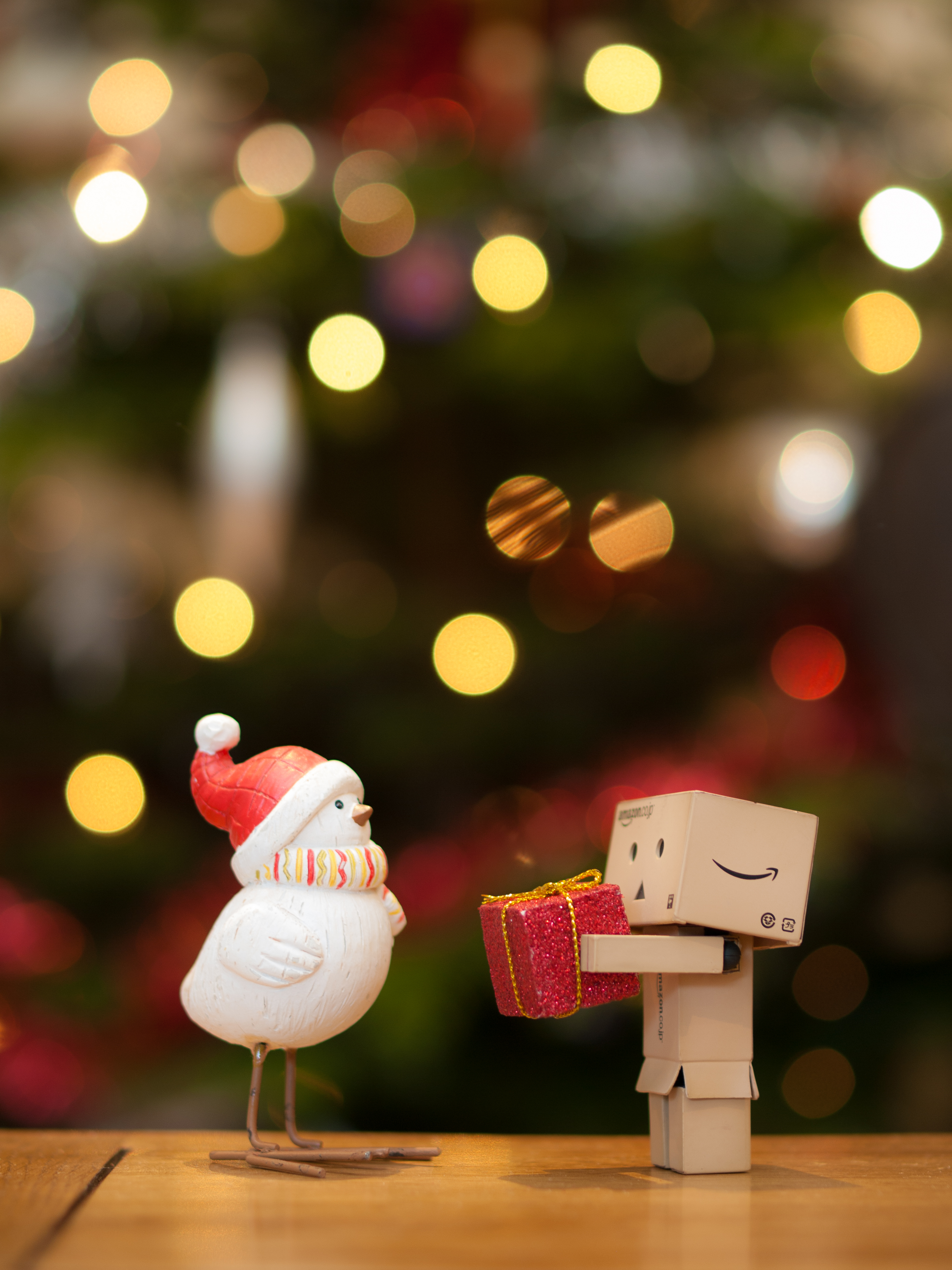 111682 завантажити шпалери різдво, різне, подарунок, danbo, данбо (івате), картонний робот, курча, курка - заставки і картинки безкоштовно