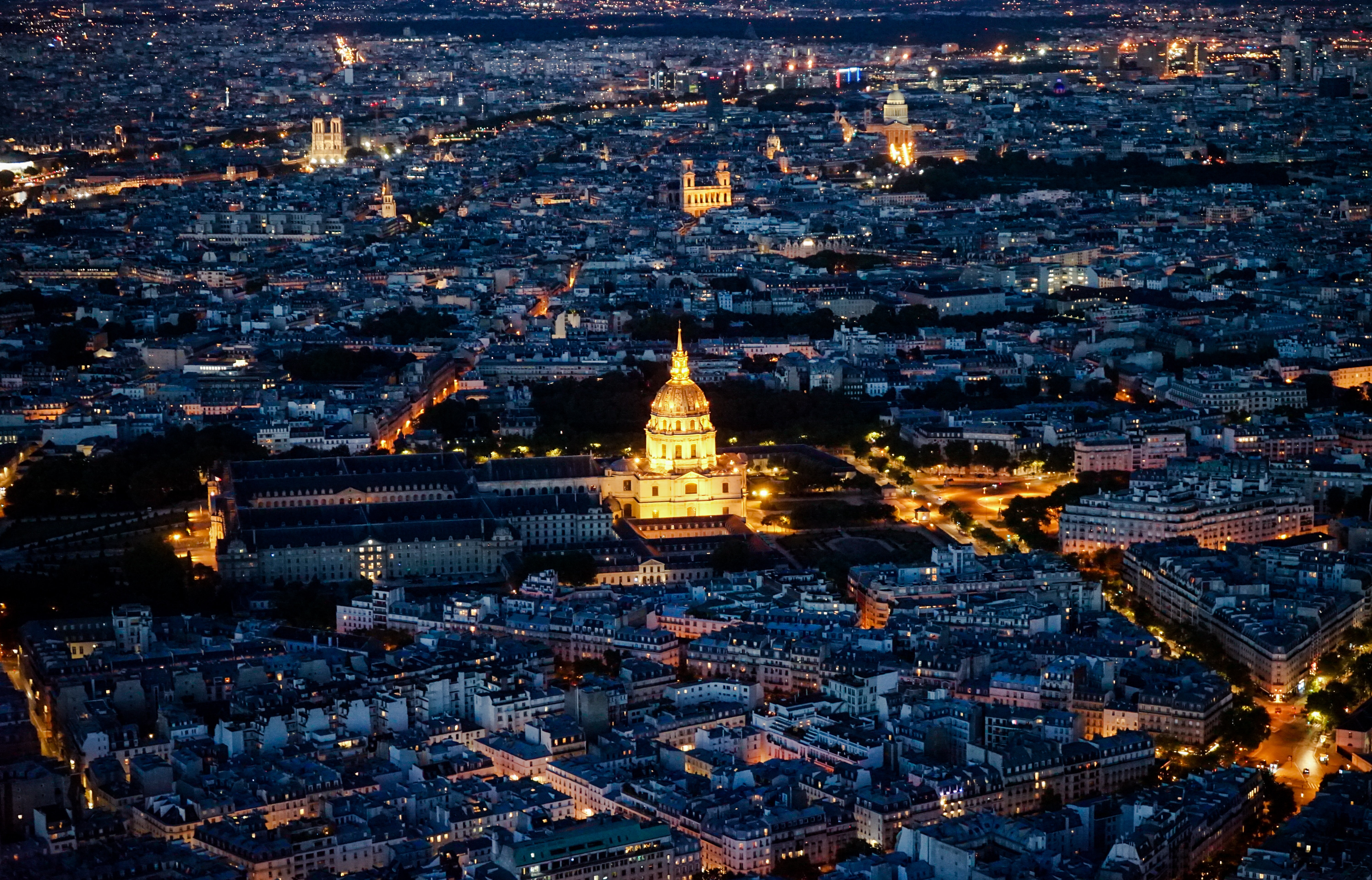 Laden Sie das Städte, Stadt, Gebäude, Die Lichter, Kathedrale, Lichter, Frankreich-Bild kostenlos auf Ihren PC-Desktop herunter