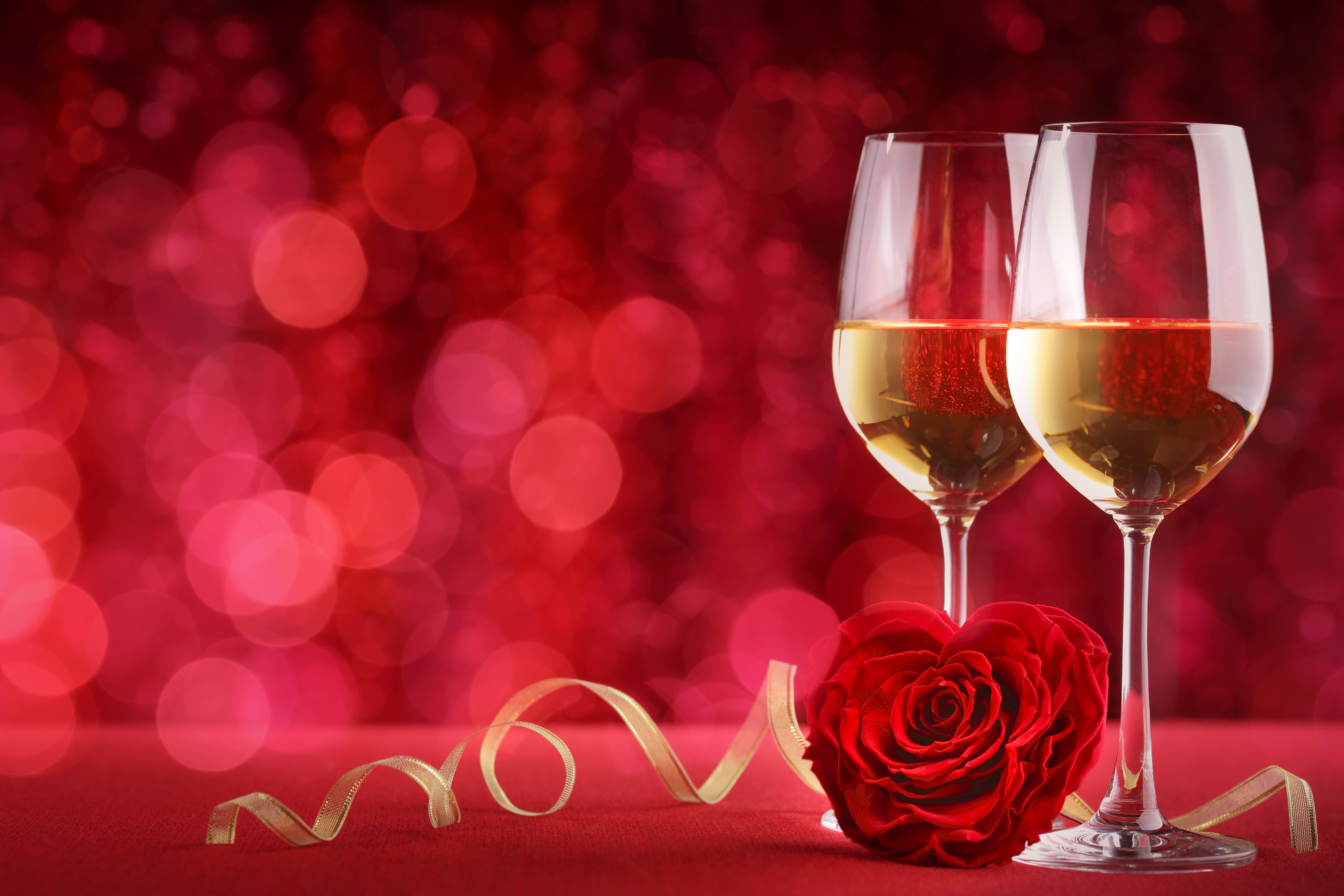 865743 descargar fondo de pantalla champán, fotografía, parejas, alcohol, bokeh, flor, vidrio, rosa roja, rojo, romántico: protectores de pantalla e imágenes gratis