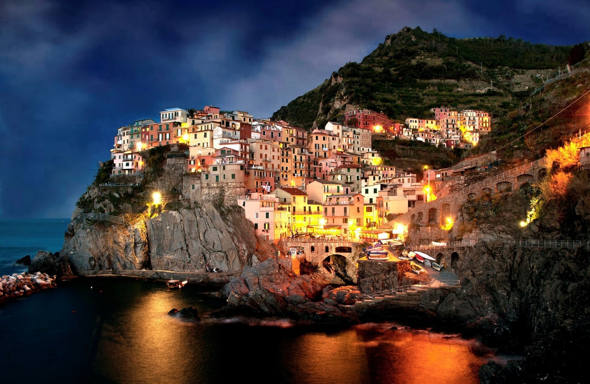 village, man made, manarola, amalfi, house, italy, light, mountain, night, towns 4K Ultra