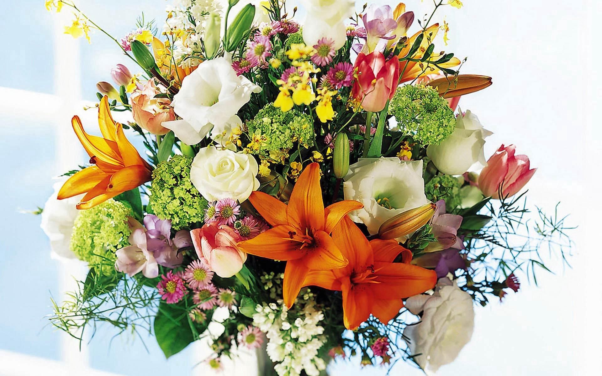 Laden Sie das Strauß, Lilien, Bouquet, Fenster, Blumen, Roses, Scheinen, Licht-Bild kostenlos auf Ihren PC-Desktop herunter