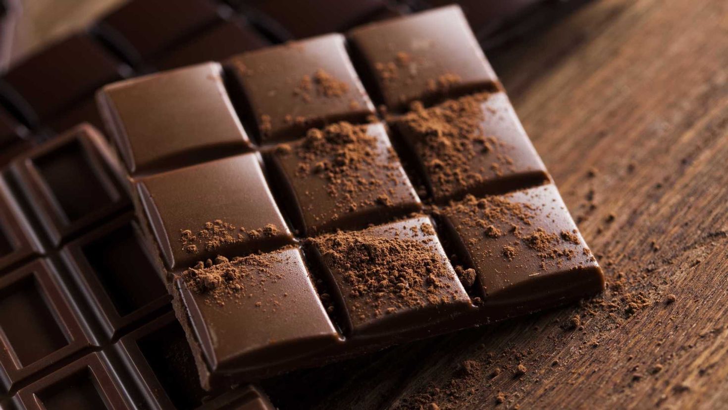 Chocolate pictures. Шоколад. Шоколад Горький. Красивый шоколад. Плитка шоколада.
