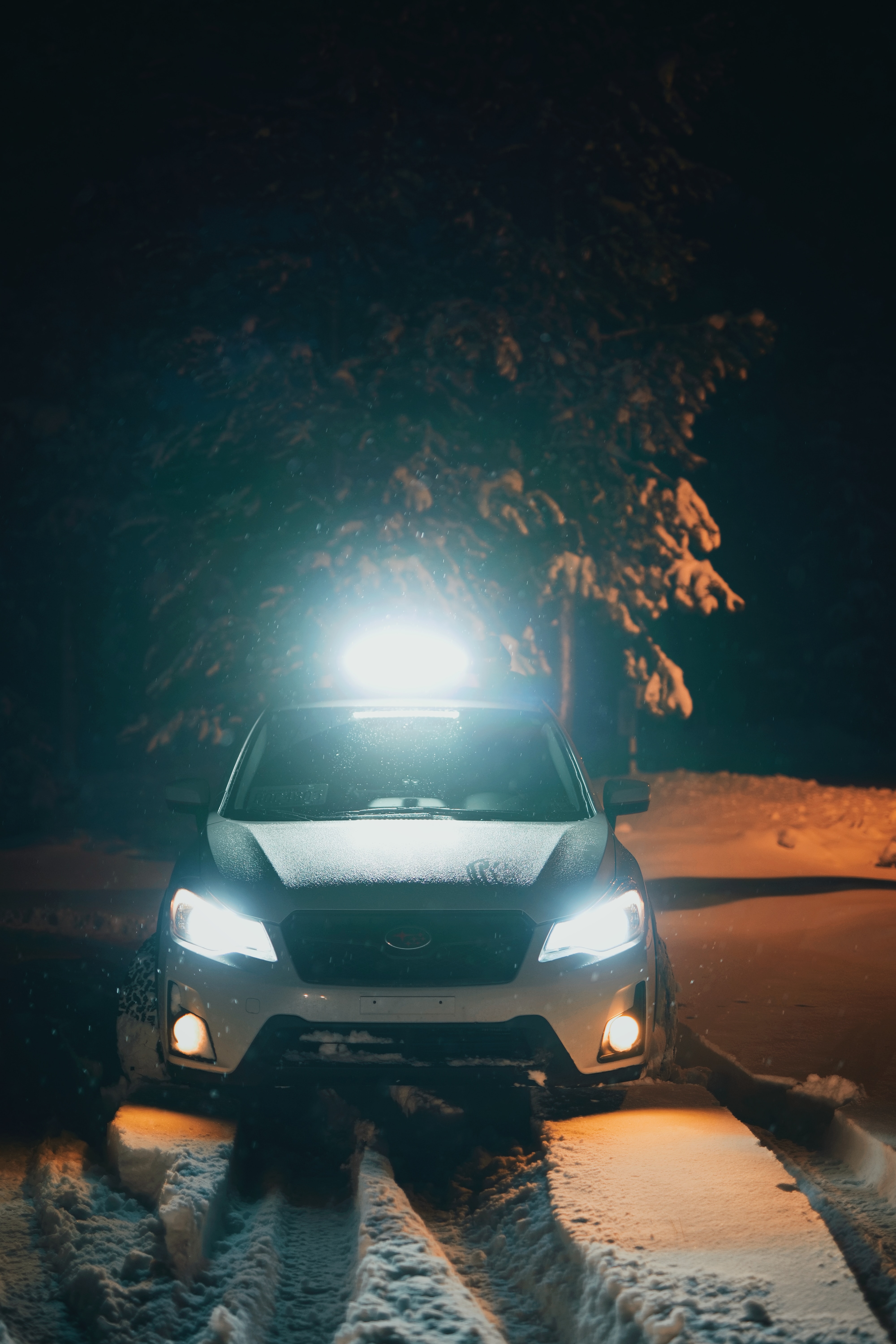 Download mobile wallpaper Snow, Winter, Lights, Machine, Light, Car, Headlights, Cars, Shine for free.
