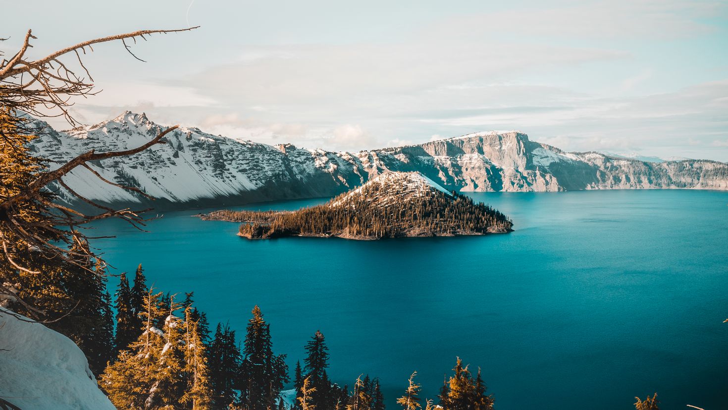Озеро верна. Озеро Крейтер. Озеро Крейтер, Орегон, США. Финляндия горы и озера. Озеро Алворт Орегон.