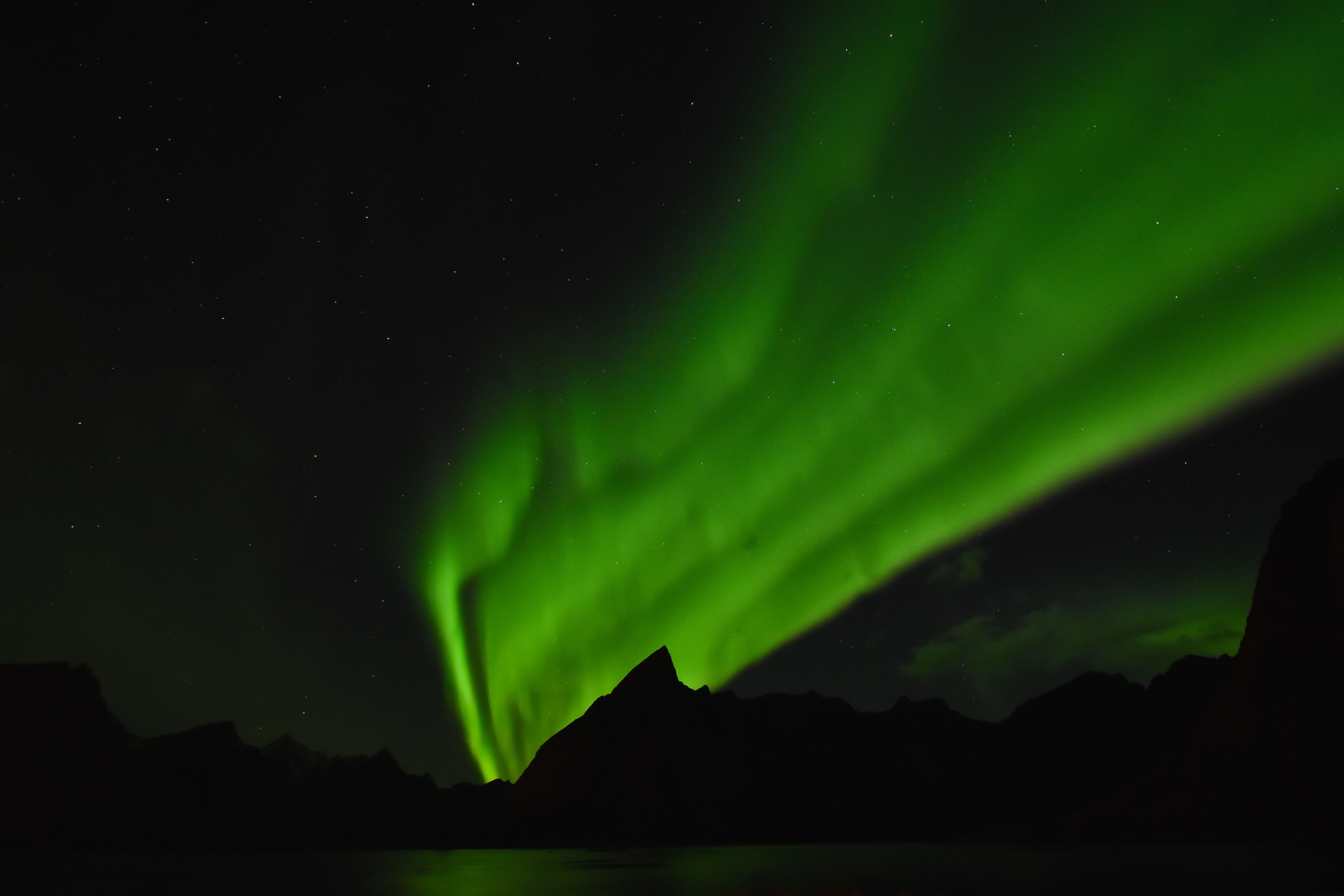 144922 Bild herunterladen aurora borealis, grün, dunkel, nordlichter - Hintergrundbilder und Bildschirmschoner kostenlos