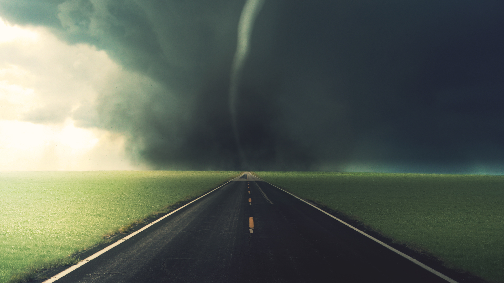 160851 descargar fondo de pantalla tornado, tierra/naturaleza, tormenta, carretera: protectores de pantalla e imágenes gratis