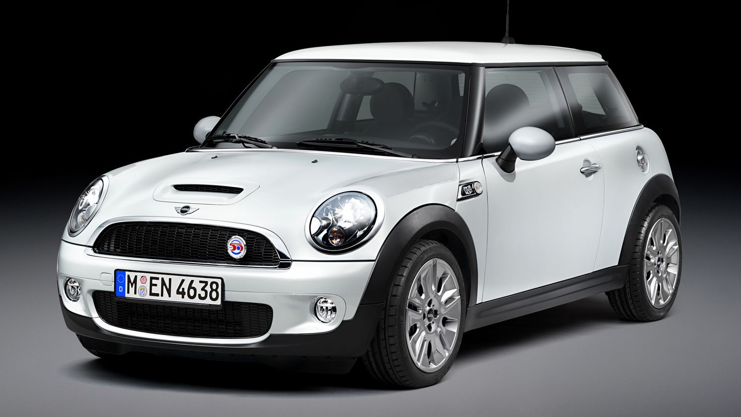 Мин машина. БМВ мини Купер. Мини Купер r56. BMW Mini Cooper s. Mini Cooper белый.