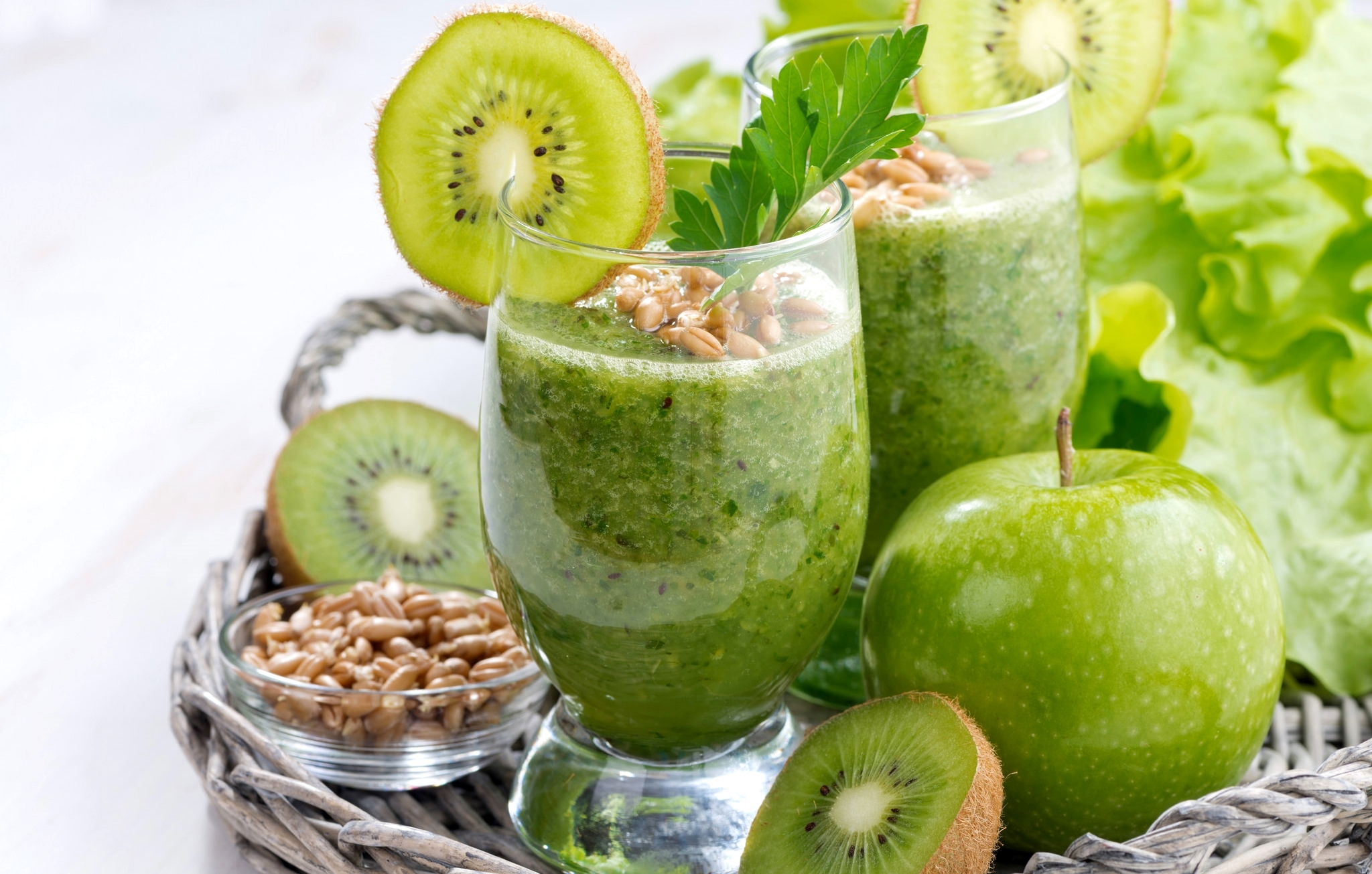 Download mobile wallpaper Food, Apple, Kiwi, Glass, Smoothie for free.