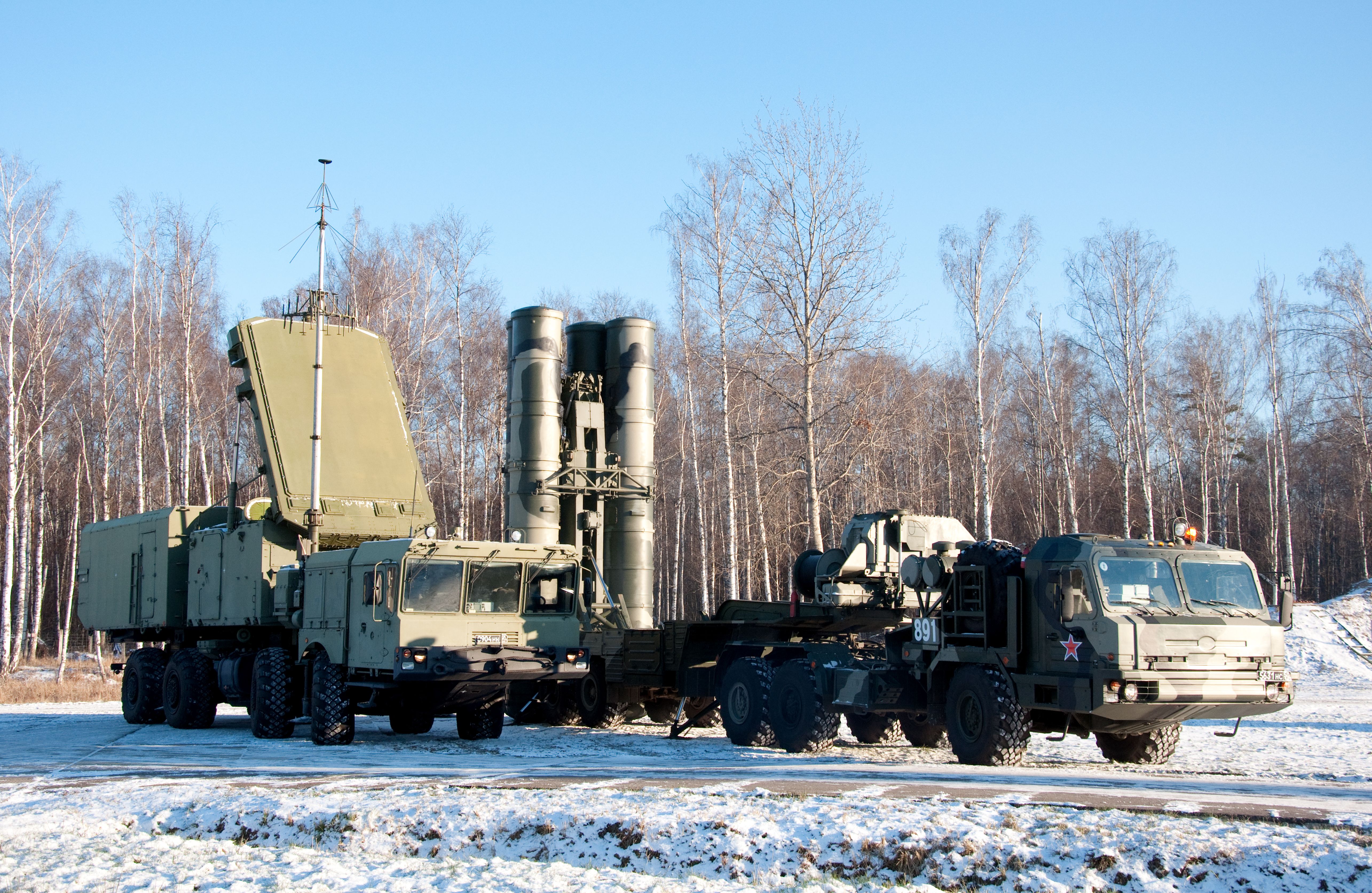 С 400 земля земля. ПВО С-400 Триумф. Зенитная ракетная система (ЗРС) С-400 «Триумф». Ракетный комплекс с 400 Триумф. С 400 Алмаз Антей.