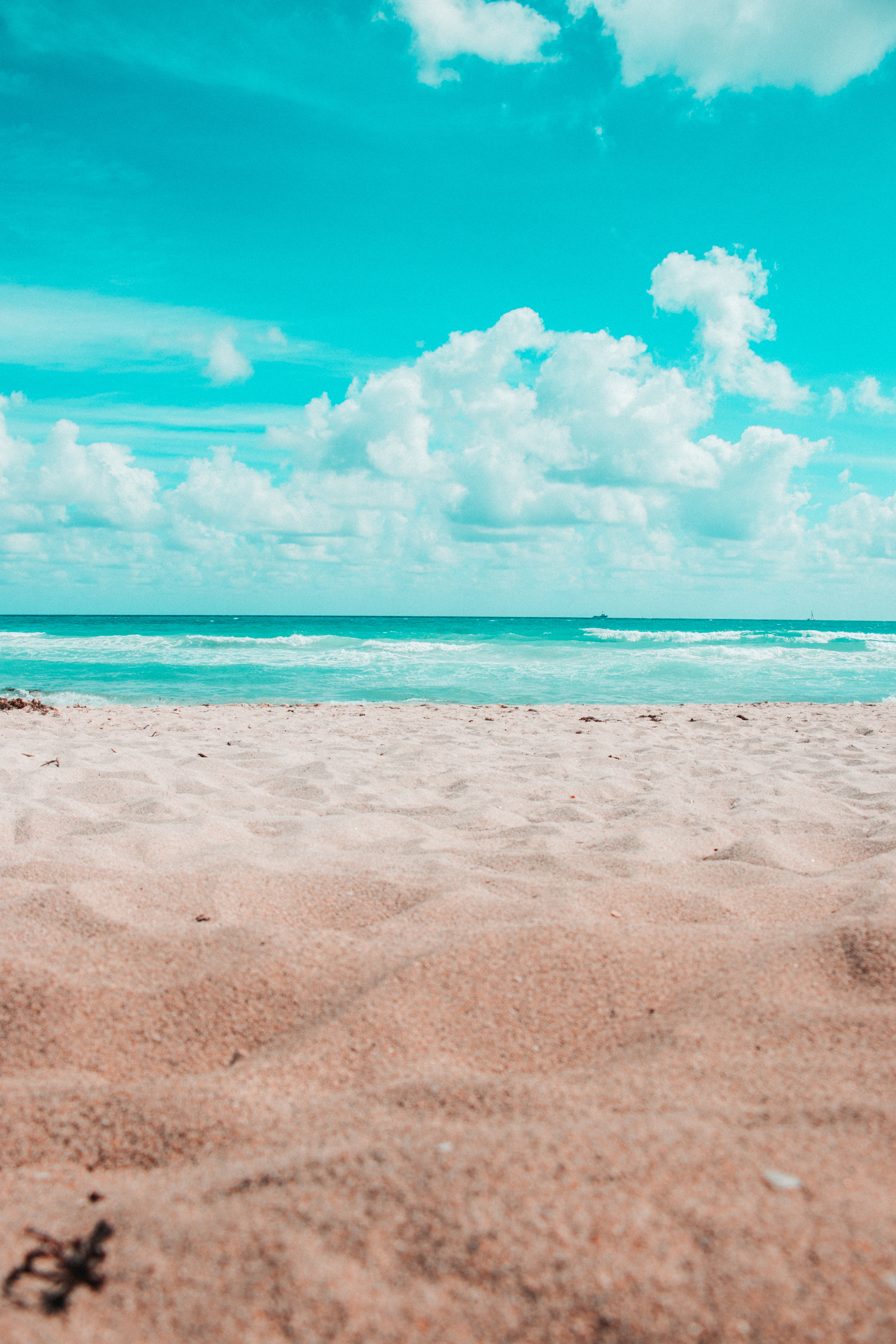 Скачать картинку Майами, Песок, Природа, Океан, Горизонт в телефон бесплатно.