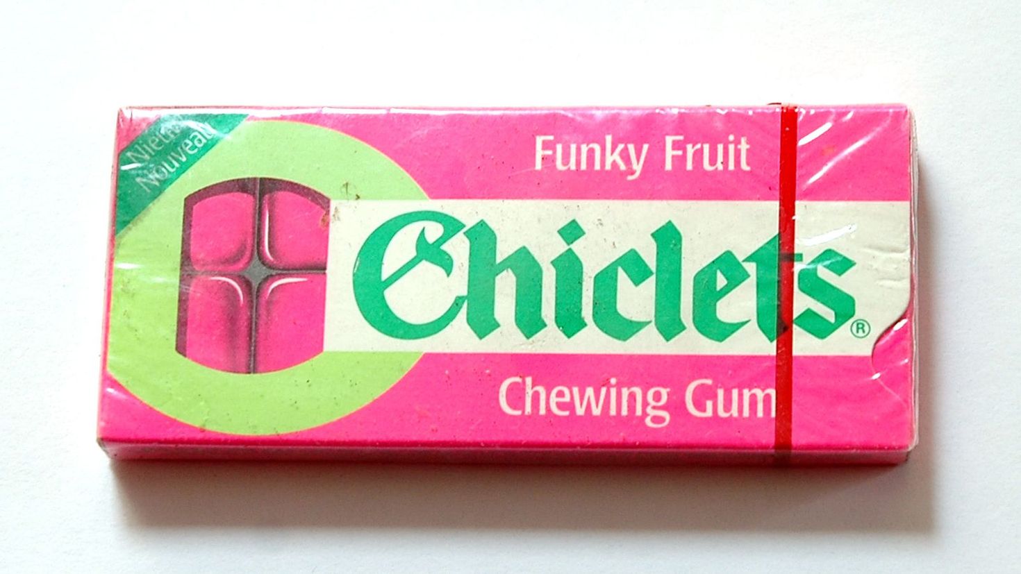 Включи жвачка 2. Жевательная резинка. Жвачка Chiclets. Новая жевательная резинка. Бренды жвачек.