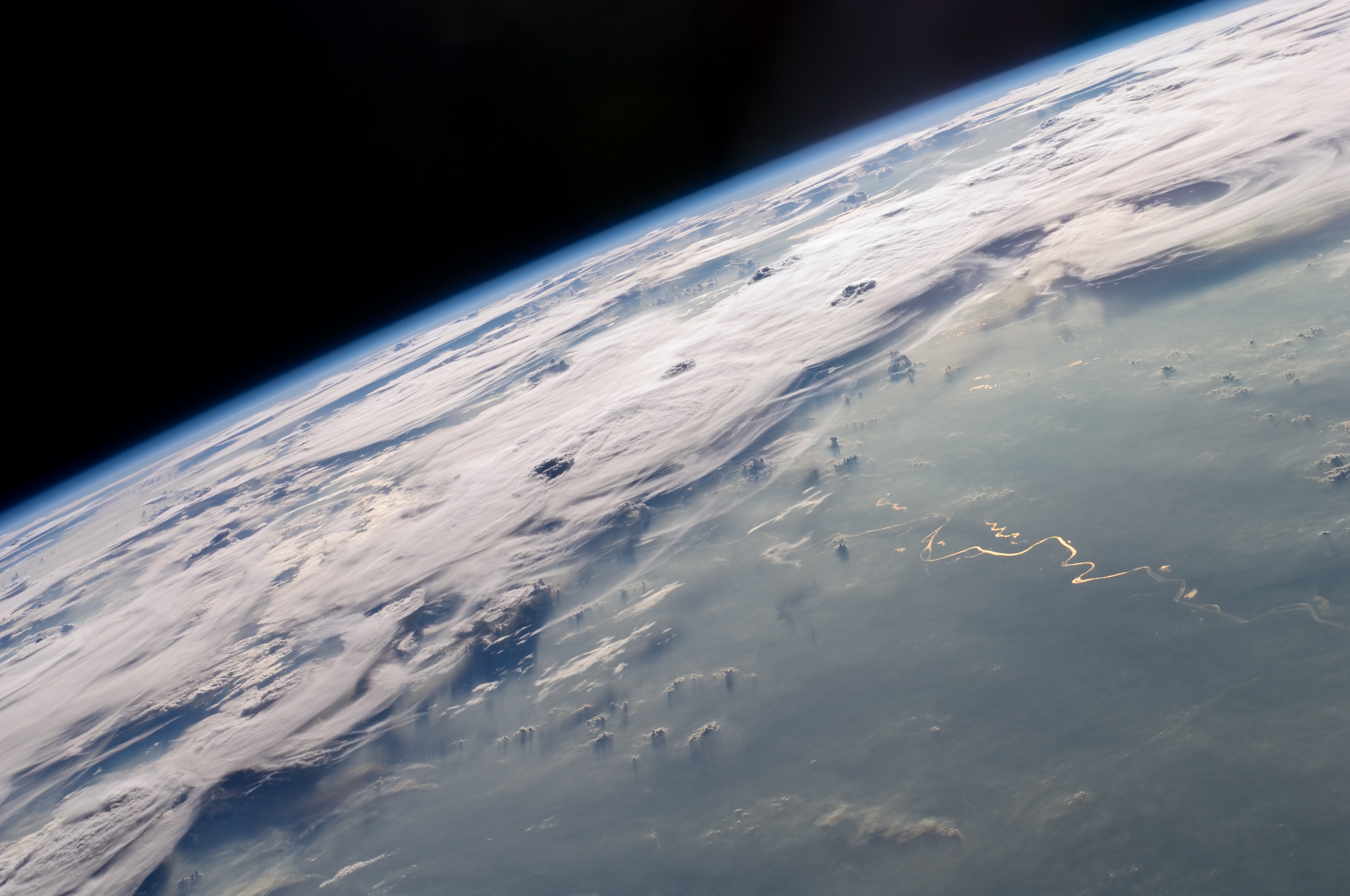 1510311 descargar fondo de pantalla tierra/naturaleza, desde el espacio, atmósfera, nube, planeta, espacio: protectores de pantalla e imágenes gratis