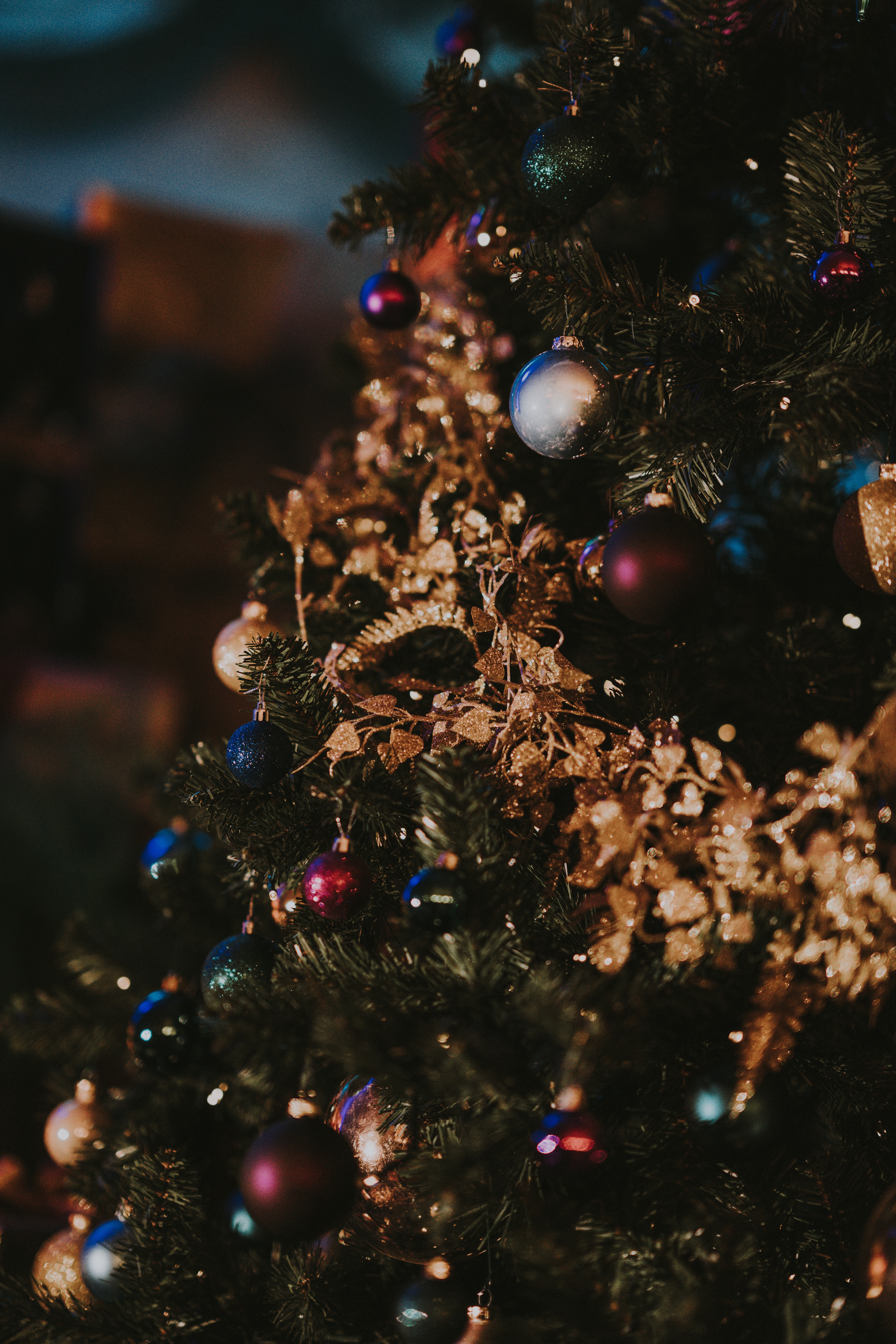 PCデスクトップに新年, クリスマスの飾り, クリスマスツリーのおもちゃ, デコレーション, 祝日, クリスマスツリー, 装飾, クリスマス画像を無料でダウンロード