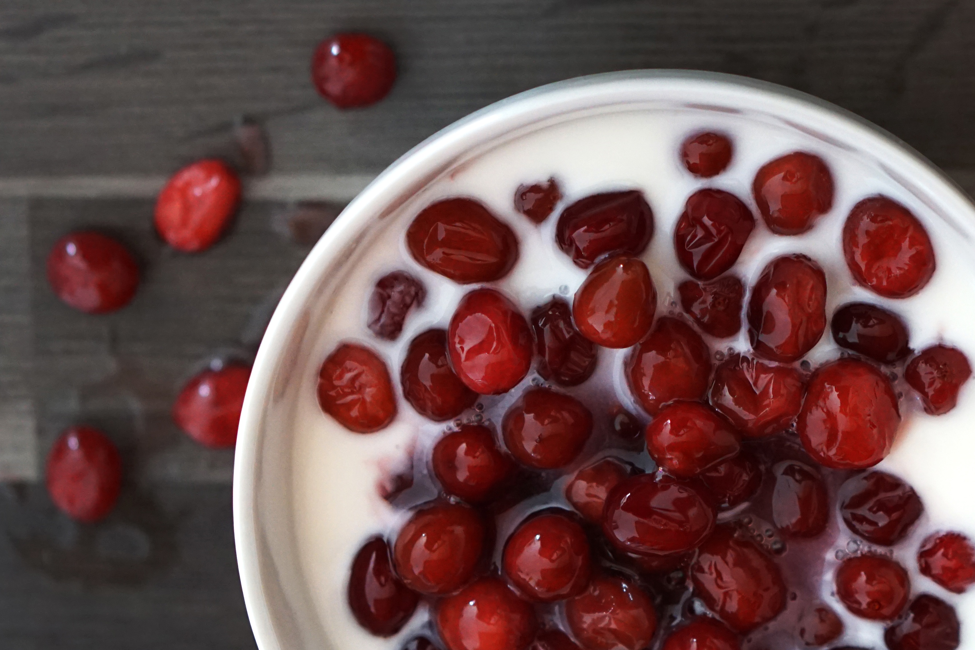 food, breakfast, yogurt, yoghurt, cranberry High Definition image