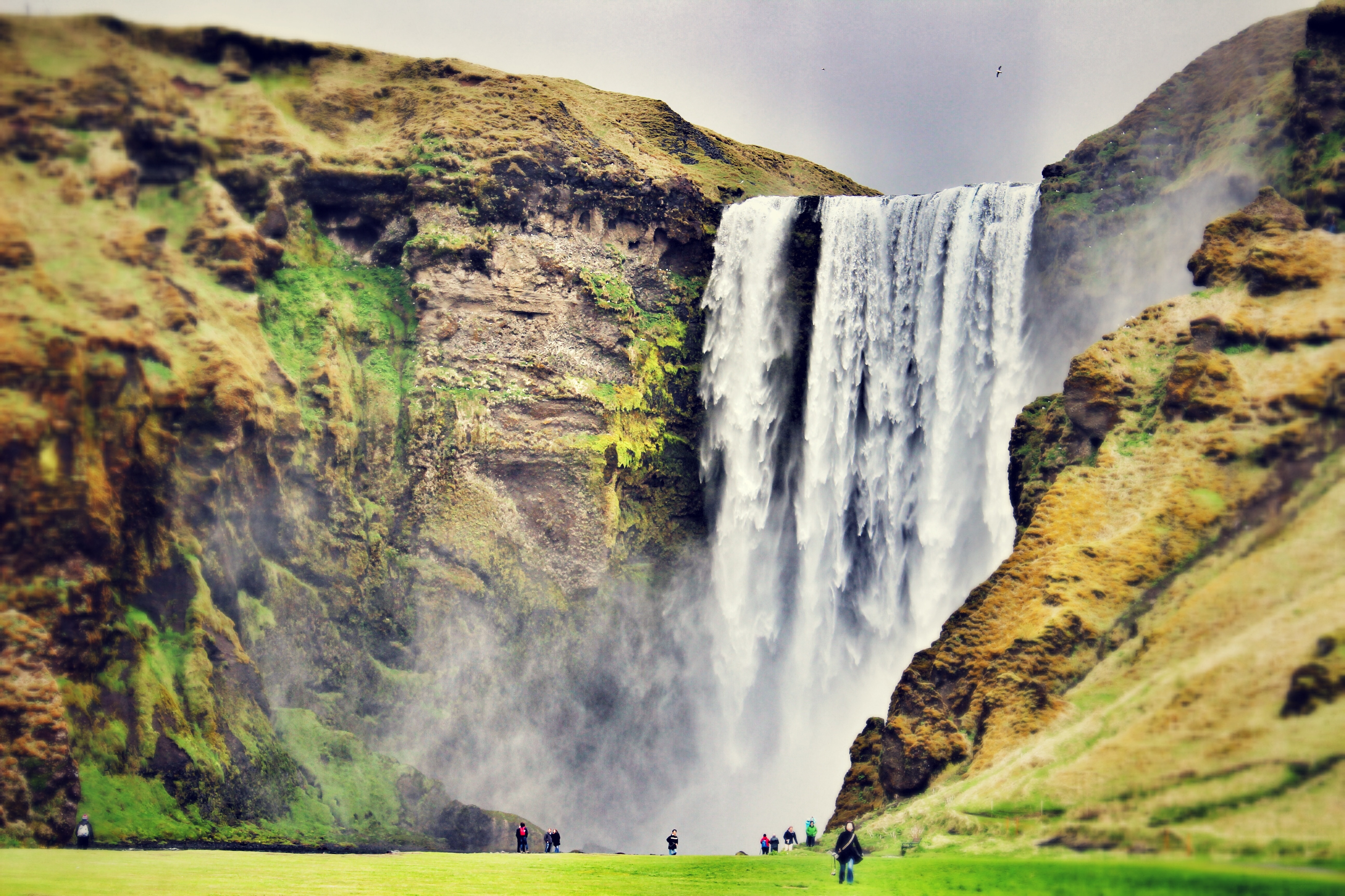 無料モバイル壁紙自然, アイスランド, スコゥガフォス, スコガフォス, 滝, ピープル, 風景をダウンロードします。