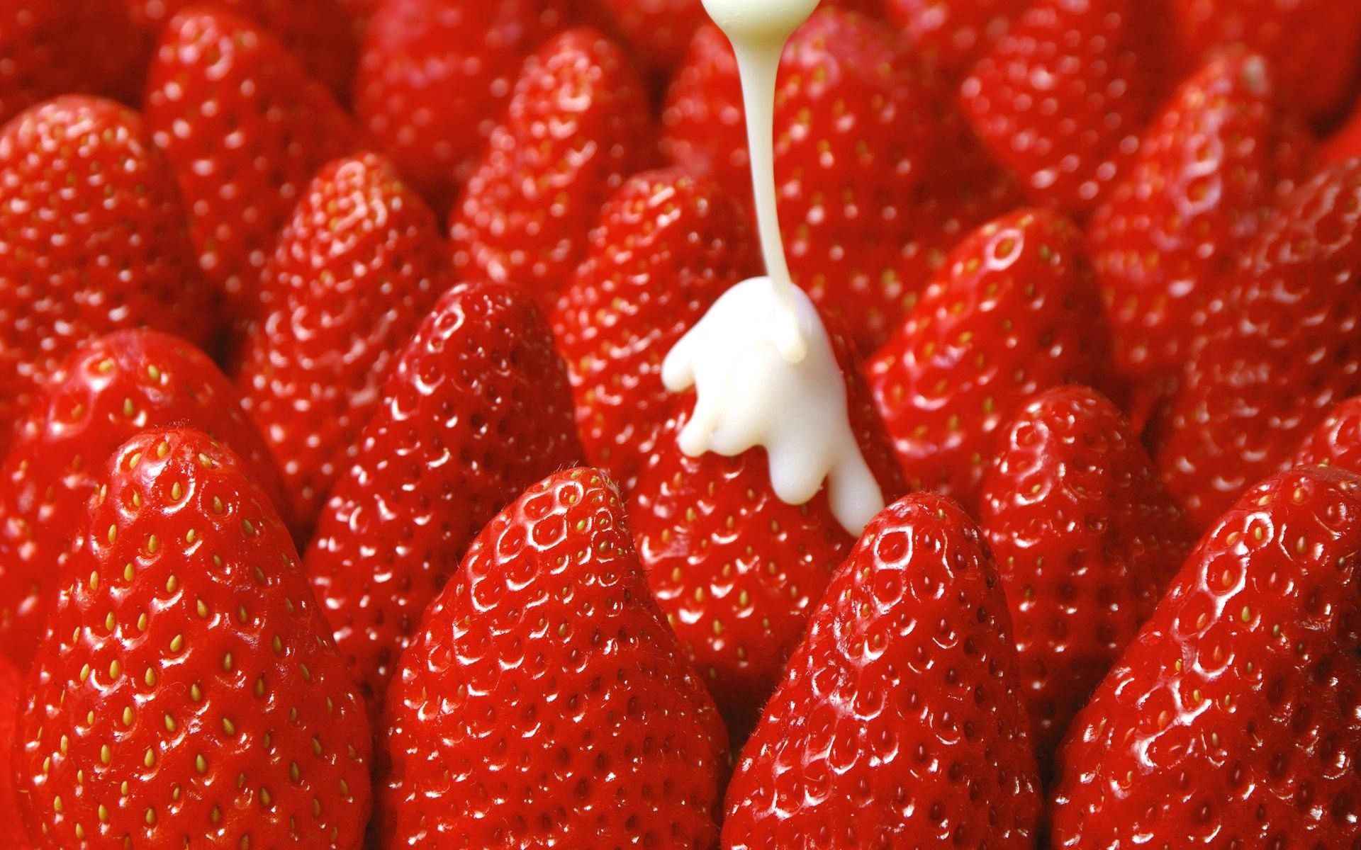 Horizontal Wallpaper food, strawberry, white, red, berry, glaze