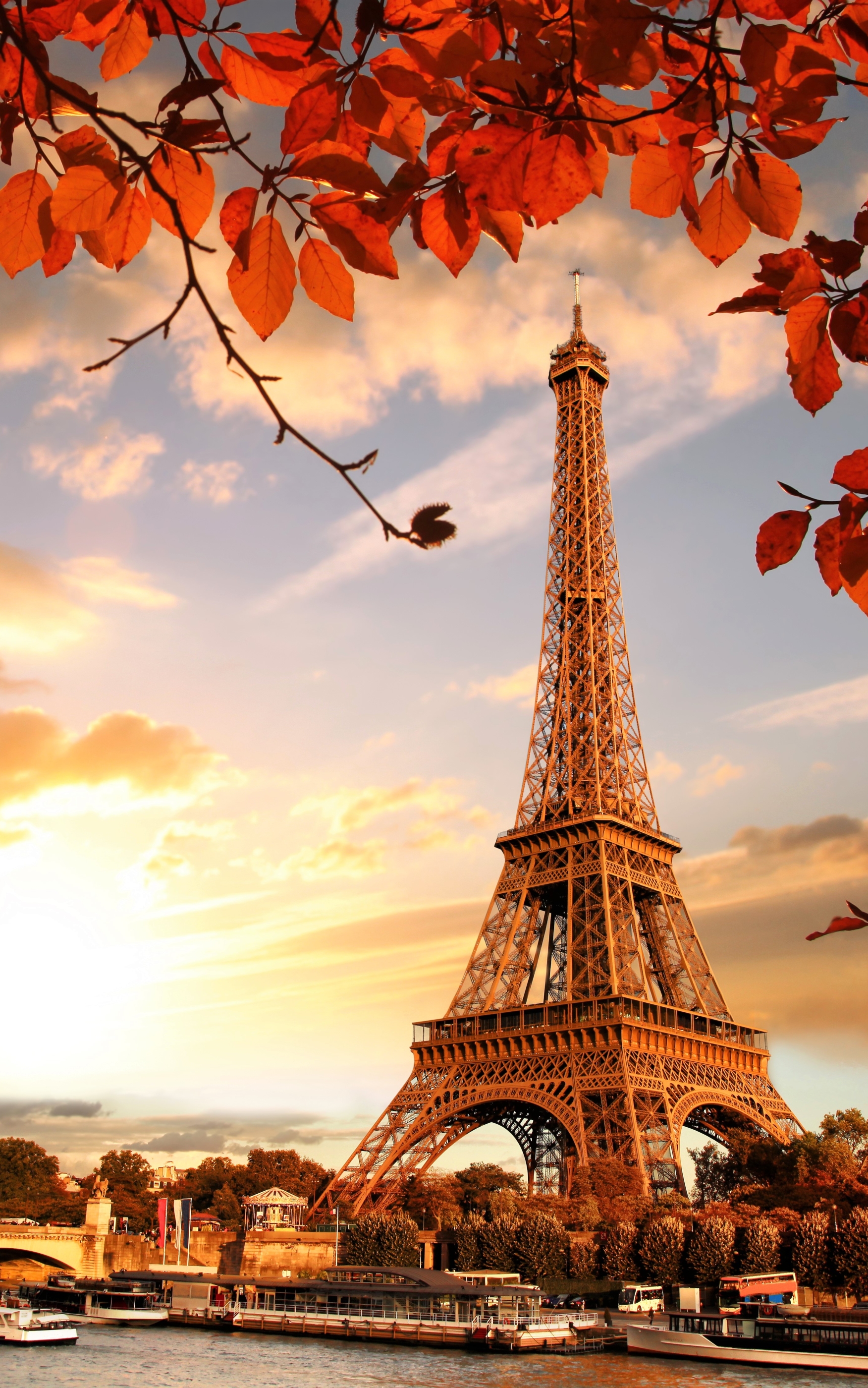 Красивые переливающиеся осень в Париже