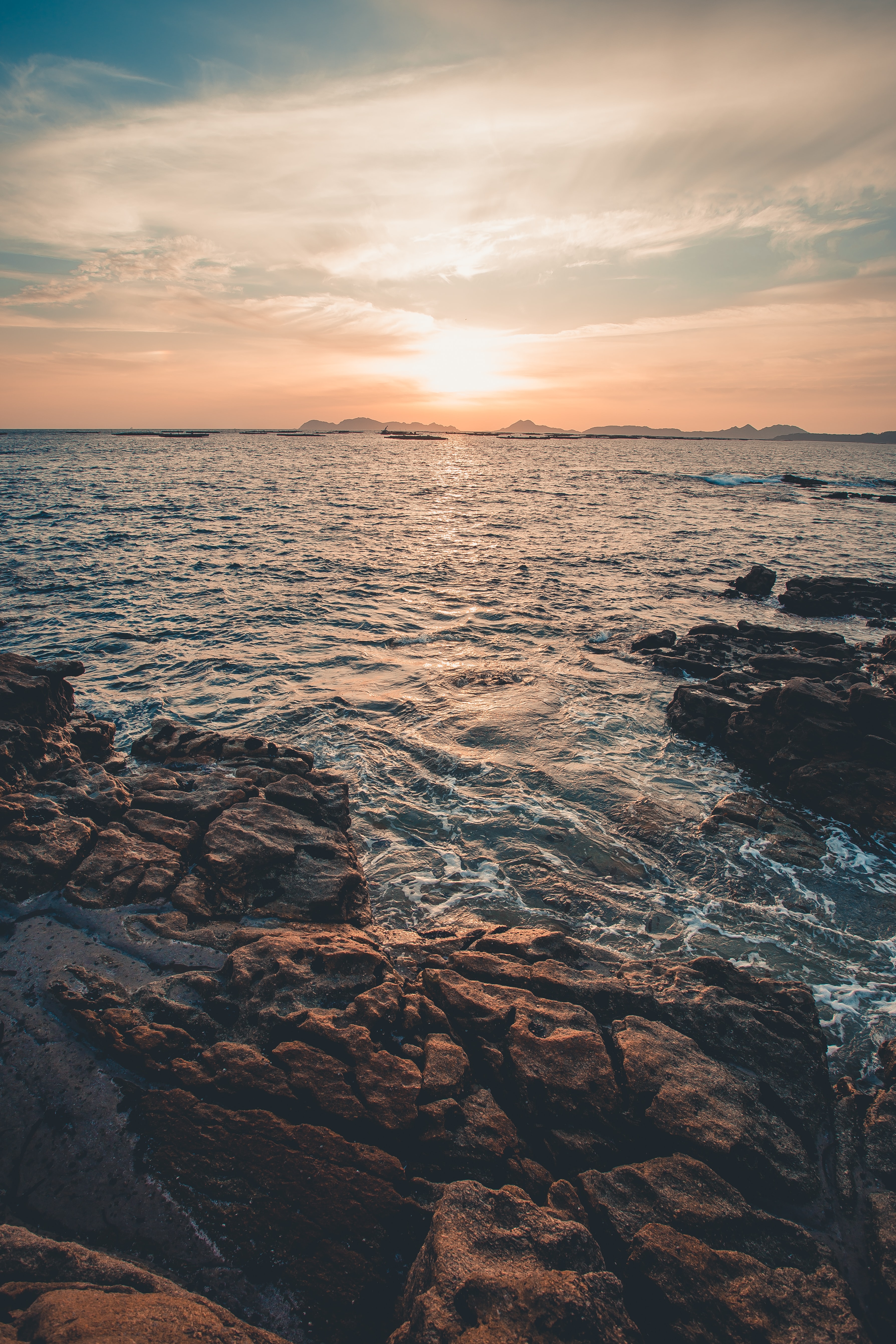 sea, nature, sun, rocks, horizon Phone Background