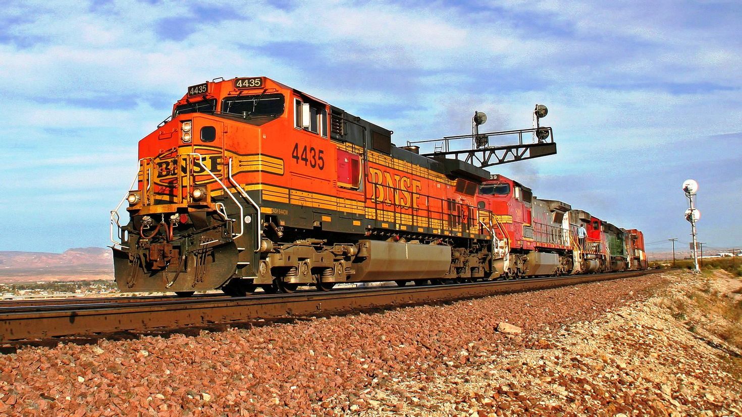Железная дорога тепловоз. Железная дорога Burlington Northern Santa Fe (BNSF). Электровоз паровоз тепловоз. Локомотив-паровоз,тепловоз ,электровоз. Тепловозы BNSF.