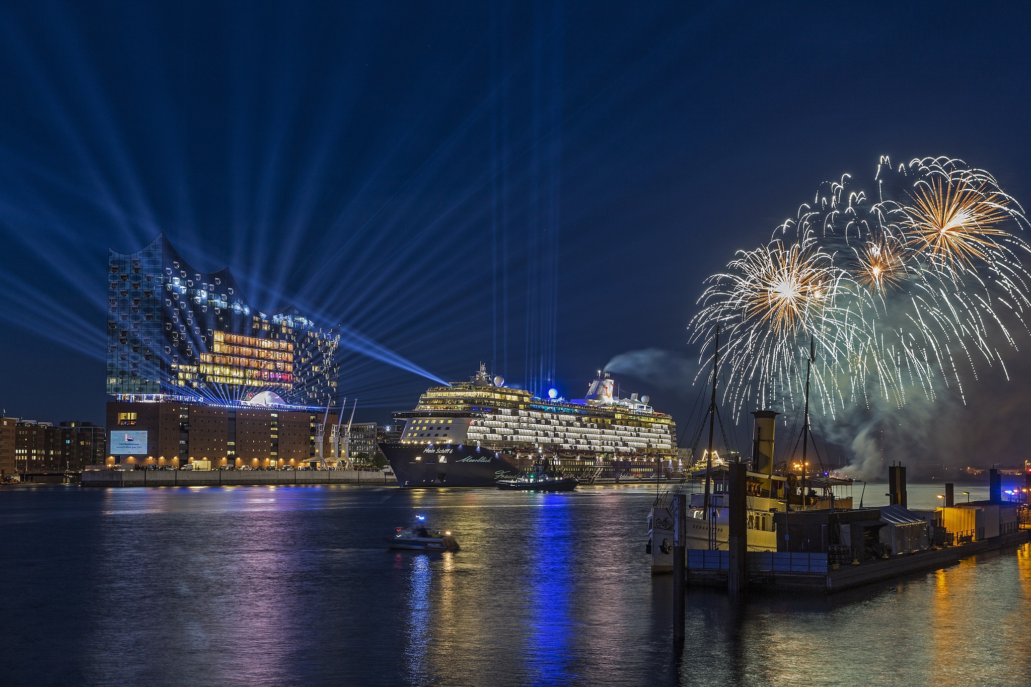 hamburg, cruise ship, vehicles, building, fireworks, germany, light, night, cruise ships QHD