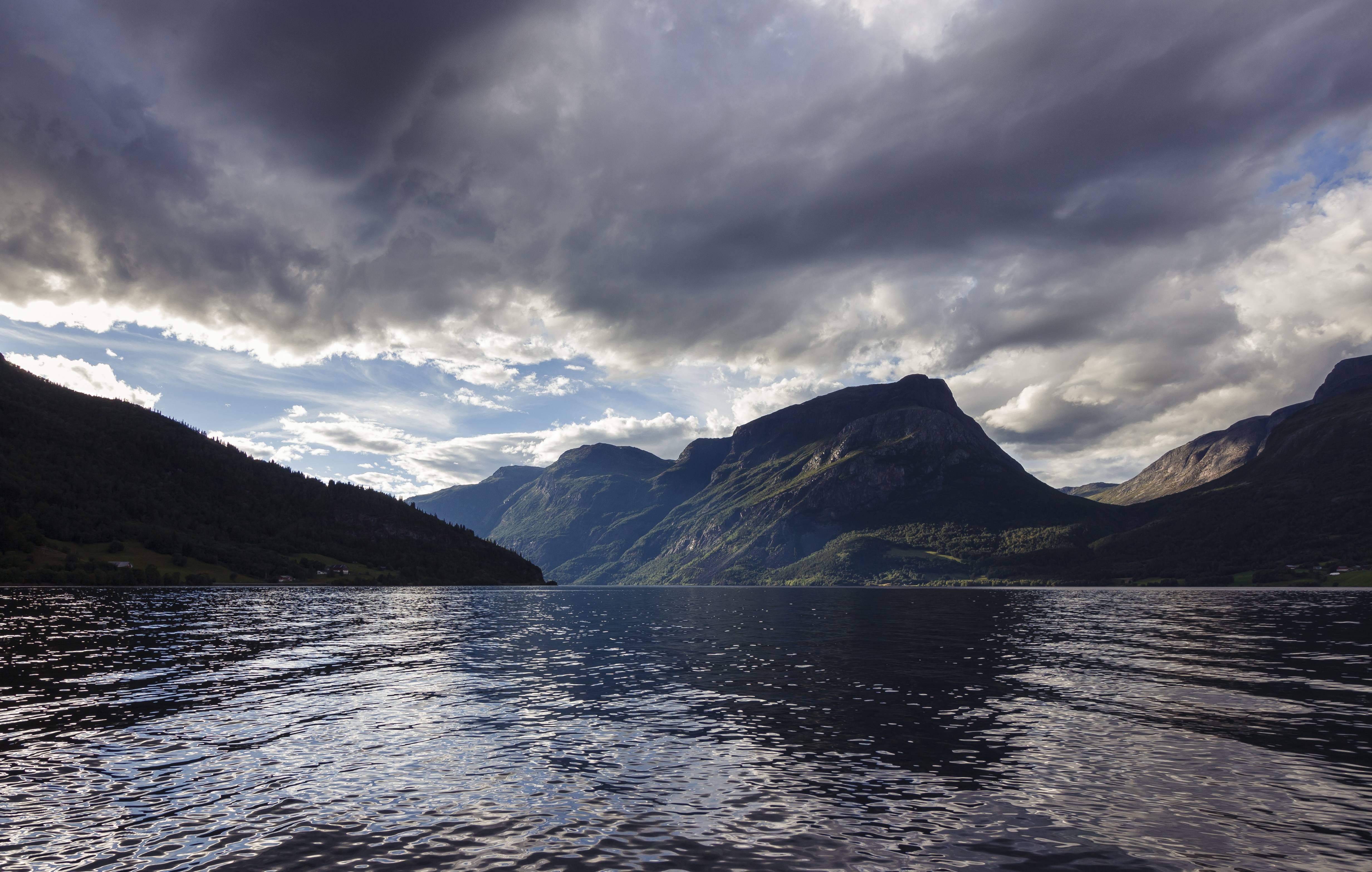 394939 скачать обои норвегия, озеро, земля/природа, вангсмьёсе, озера - заставки и картинки бесплатно