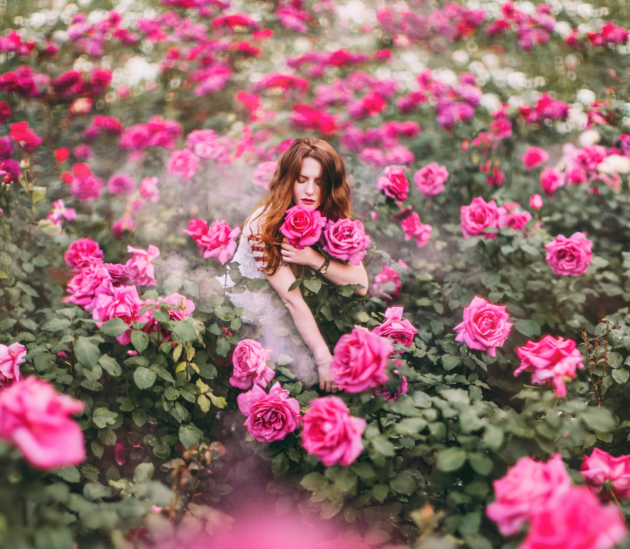 Téléchargez des papiers peints mobile Rose, Fleur, Roux, Humeur, Femmes, Top Model, Fleur Rose, Rouge À Lèvres gratuitement.