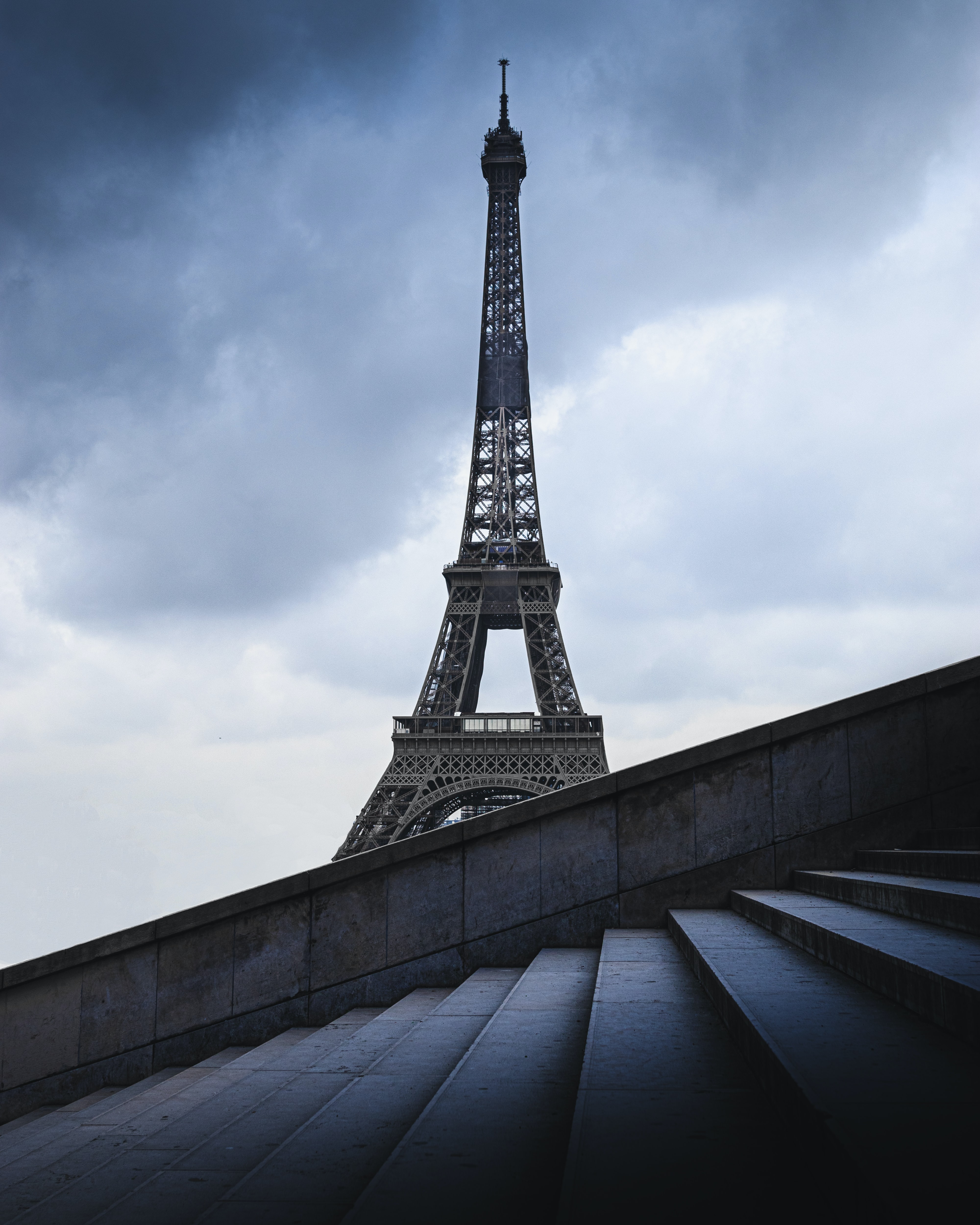 Eiffel Tower HD Smartphone Background