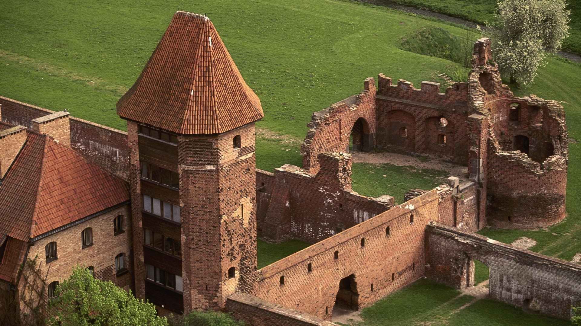 Мариенбург руины