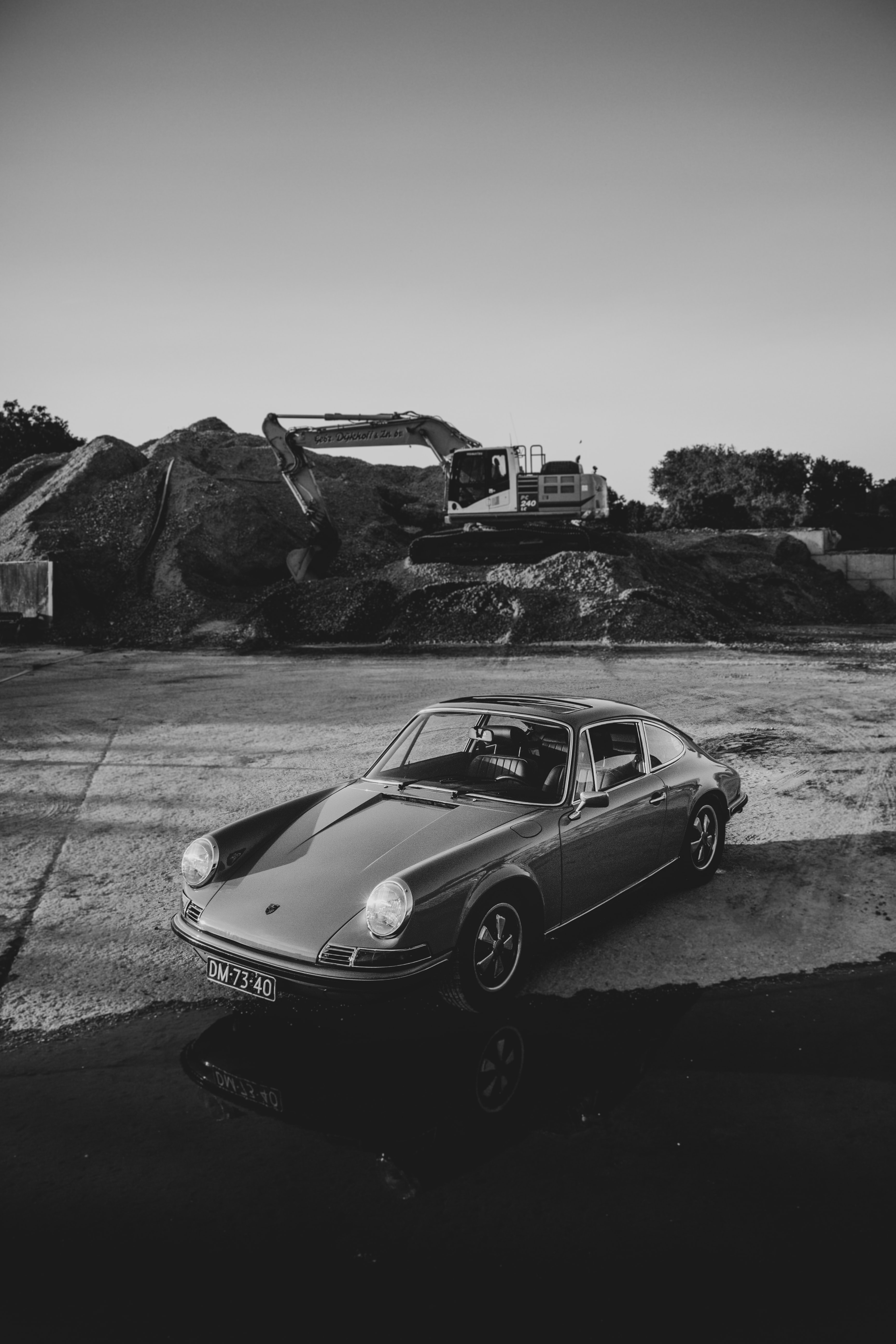 Download mobile wallpaper Old, Porsche, Chb, Bw, Car, Cars, Retro for free.