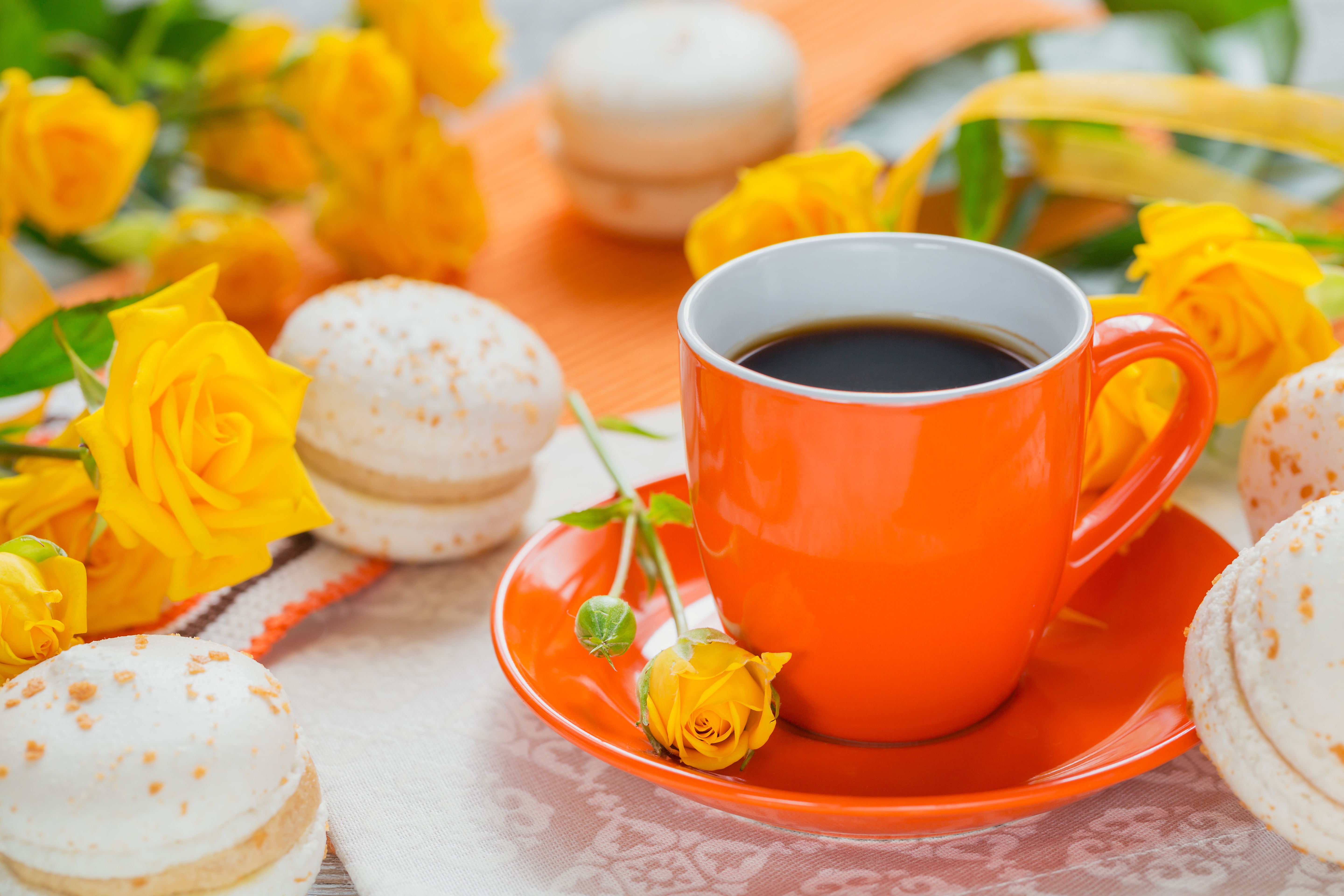 Доброго утра хорошего дня чай. Утреннее чаепитие. Утренние цветы. Чай цветок. Доброе утро в желтых тонах.