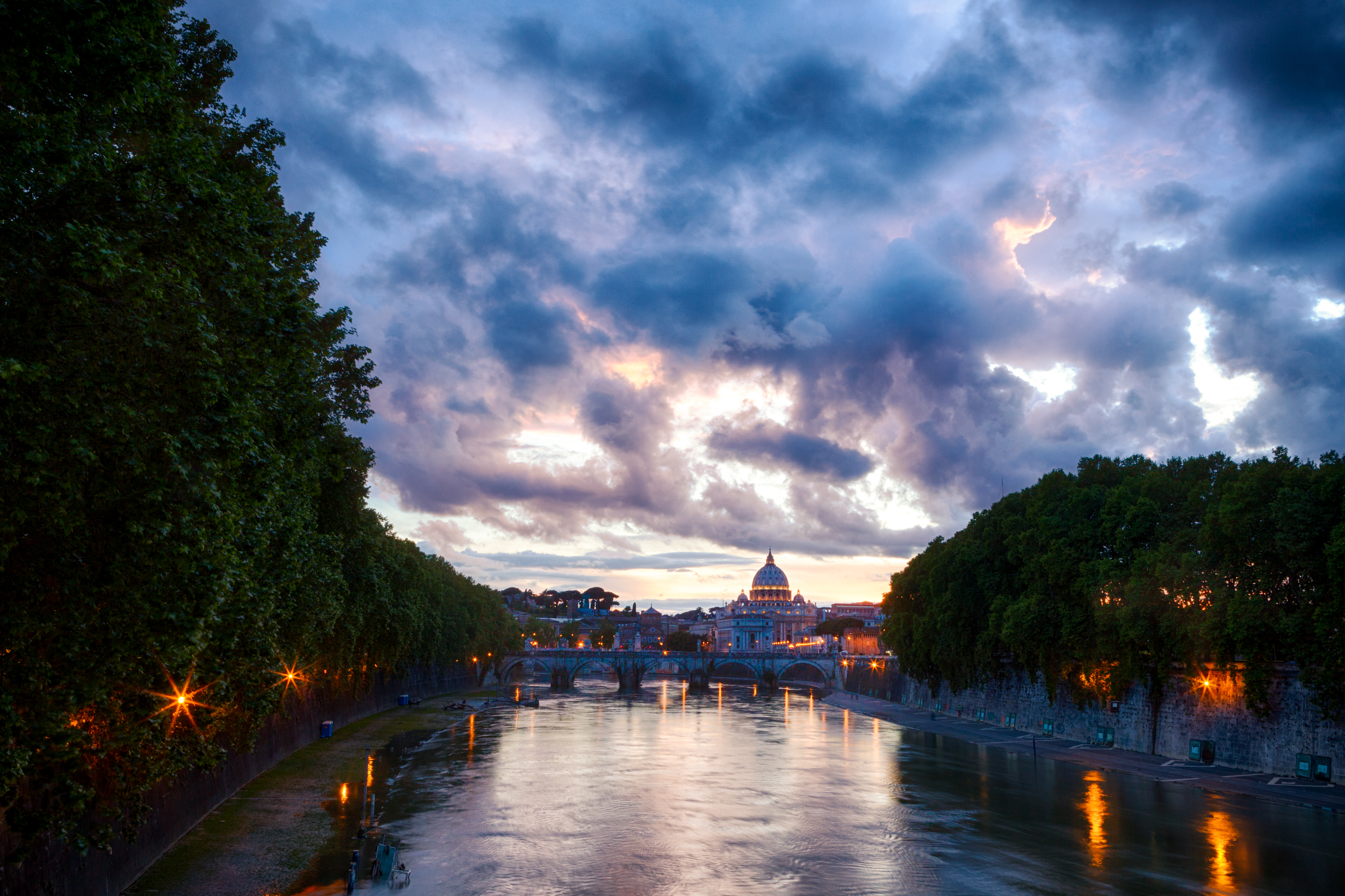 386985 descargar imagen roma, hecho por el hombre, nube, tardecita, italia, rio, ciudades: fondos de pantalla y protectores de pantalla gratis